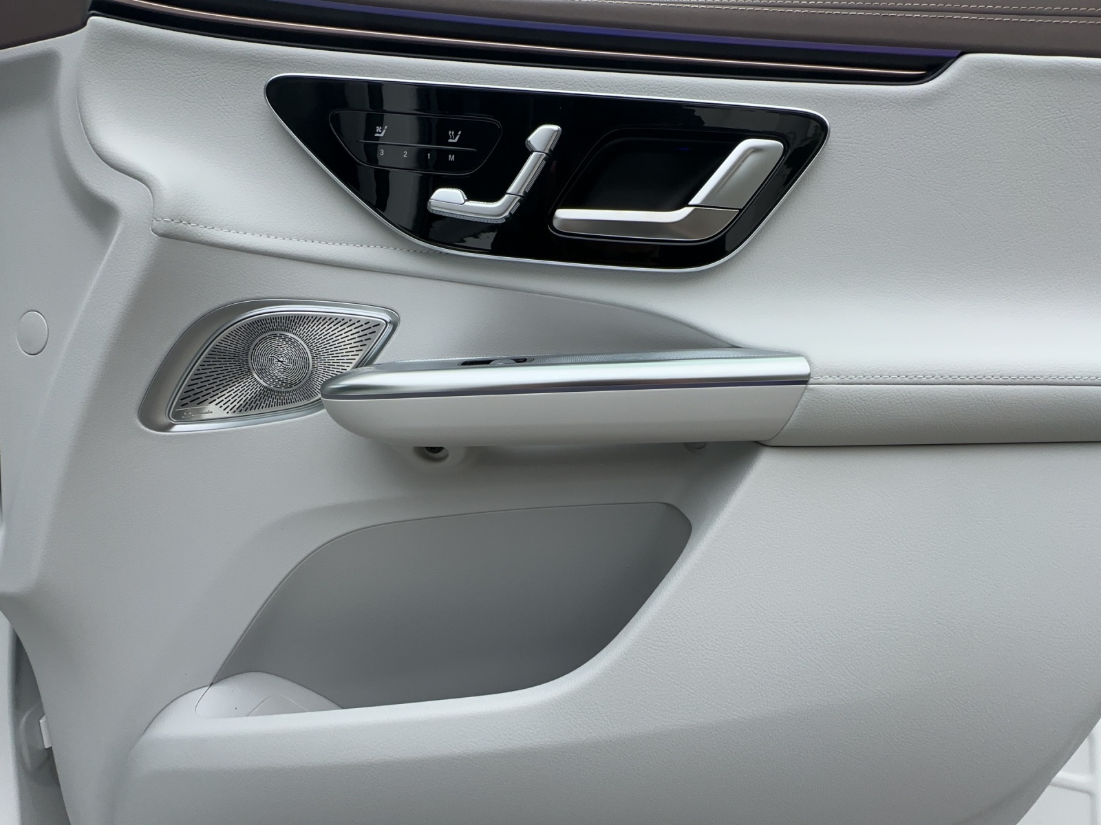 MERCEDES-BENZ EQE SUV 500 4 M Exe. Ed.-image-15