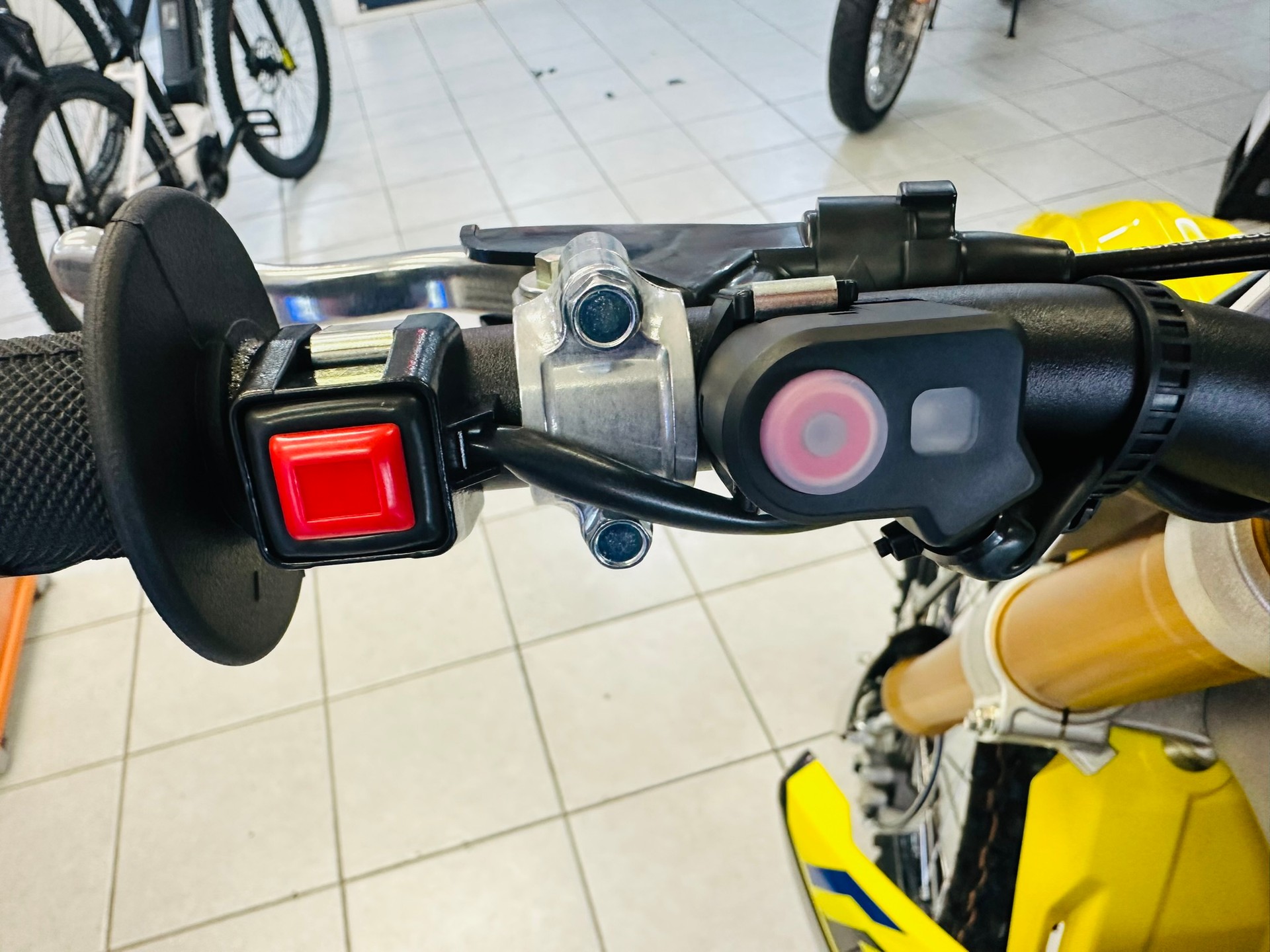 SUZUKI RM-Z 250-image-6