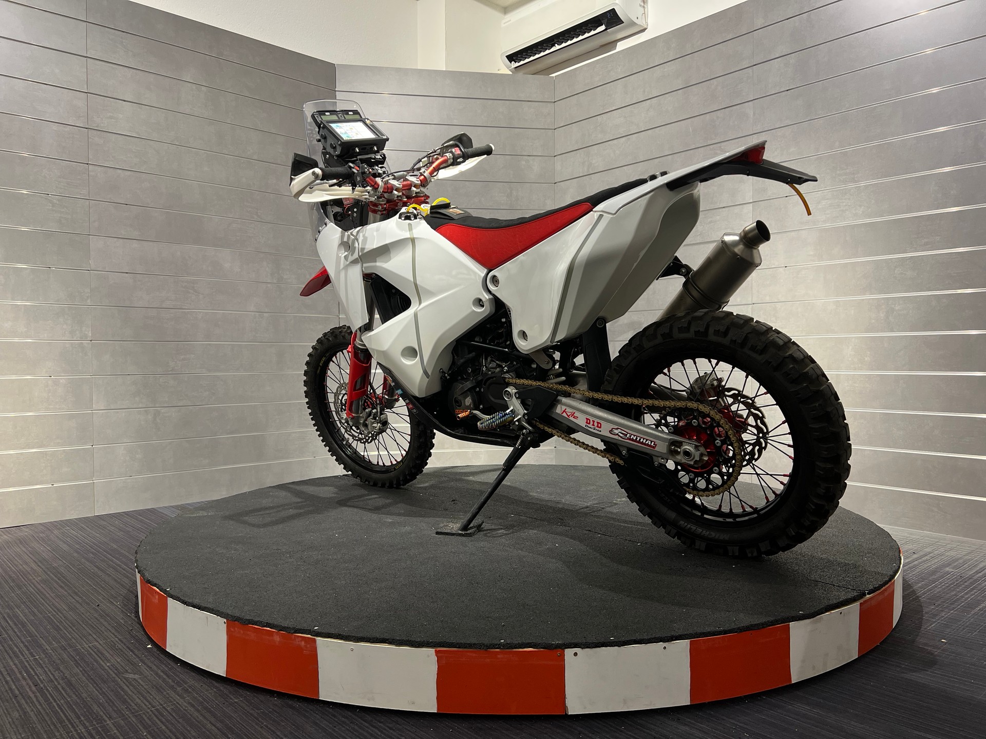 KTM 690 Rally-image-2