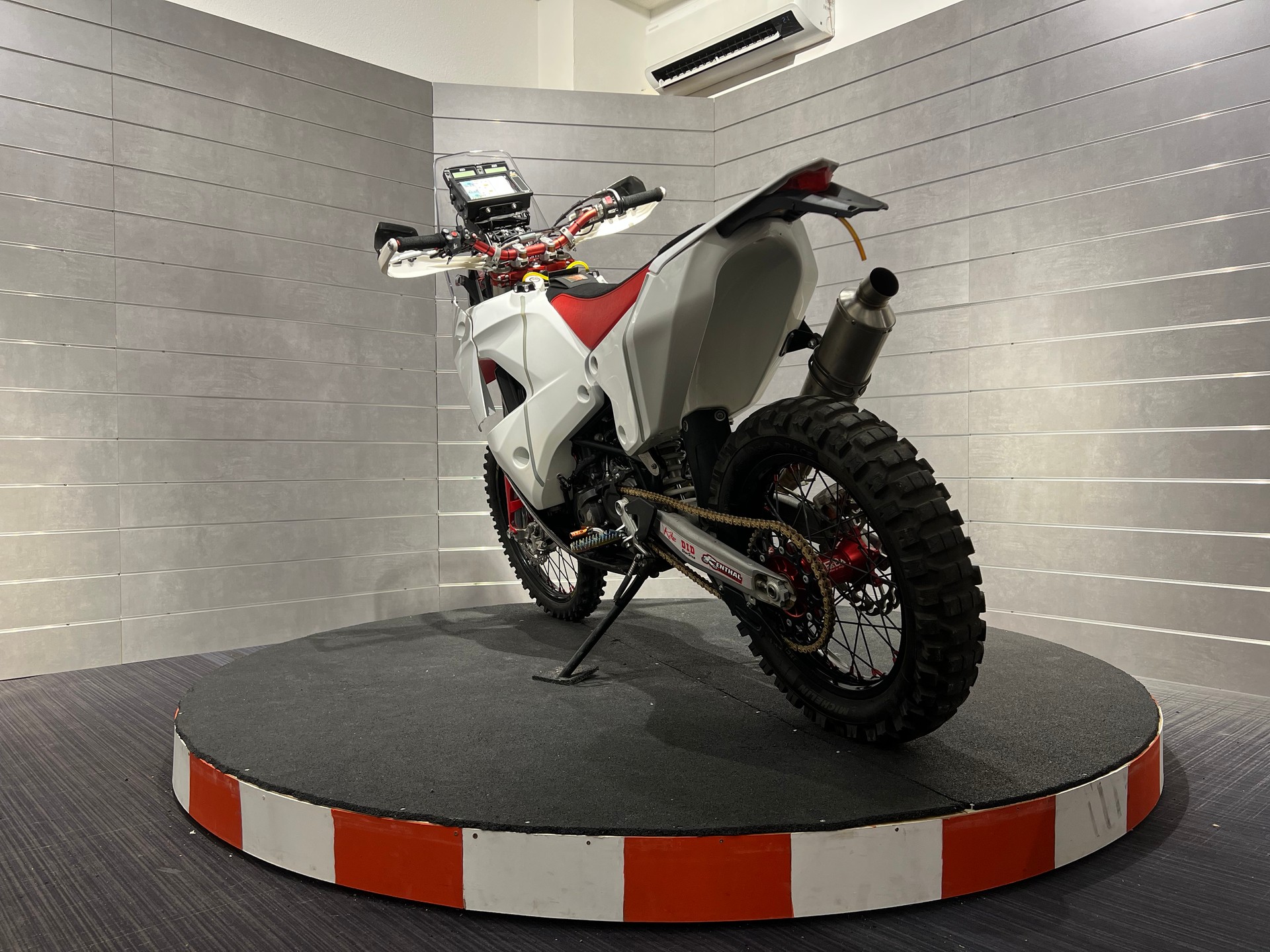 KTM 690 Rally-image-3