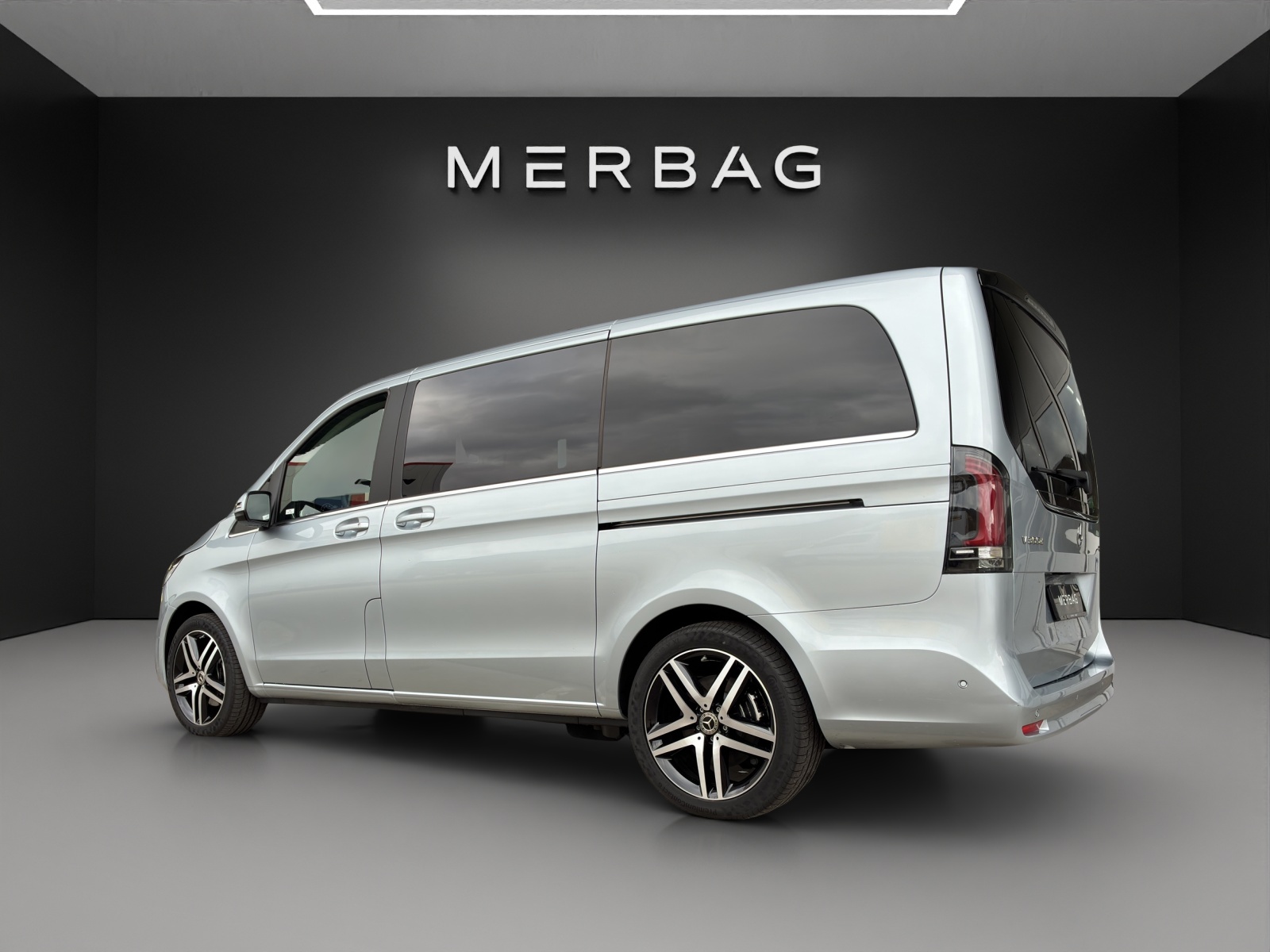 MERCEDES-BENZ V 300 d lang Avantgarde 4Matic 9G-Tronic-image-3