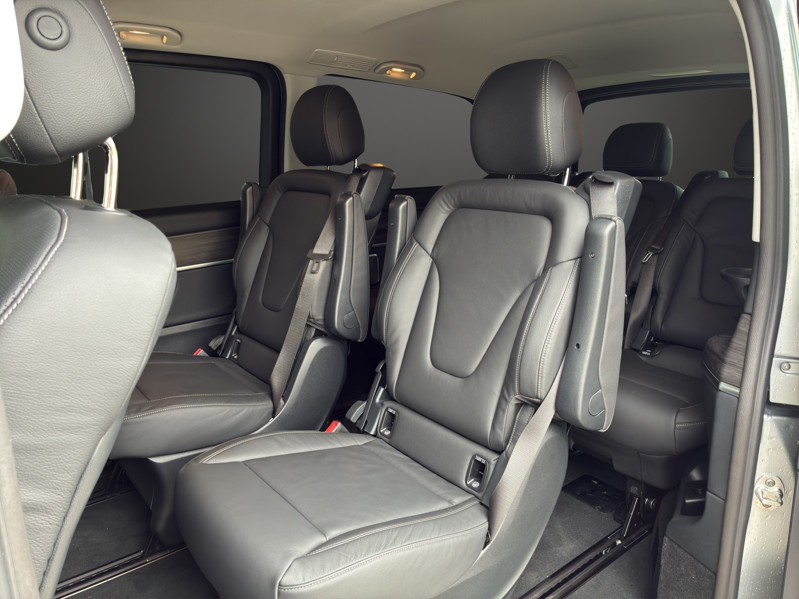 MERCEDES-BENZ V 300 d lang Avantgarde 4Matic 9G-Tronic-image-10