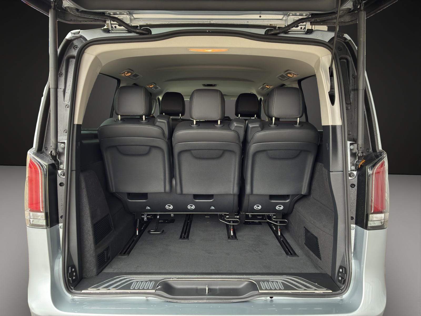 MERCEDES-BENZ V 300 d lang Avantgarde 4Matic 9G-Tronic-image-11