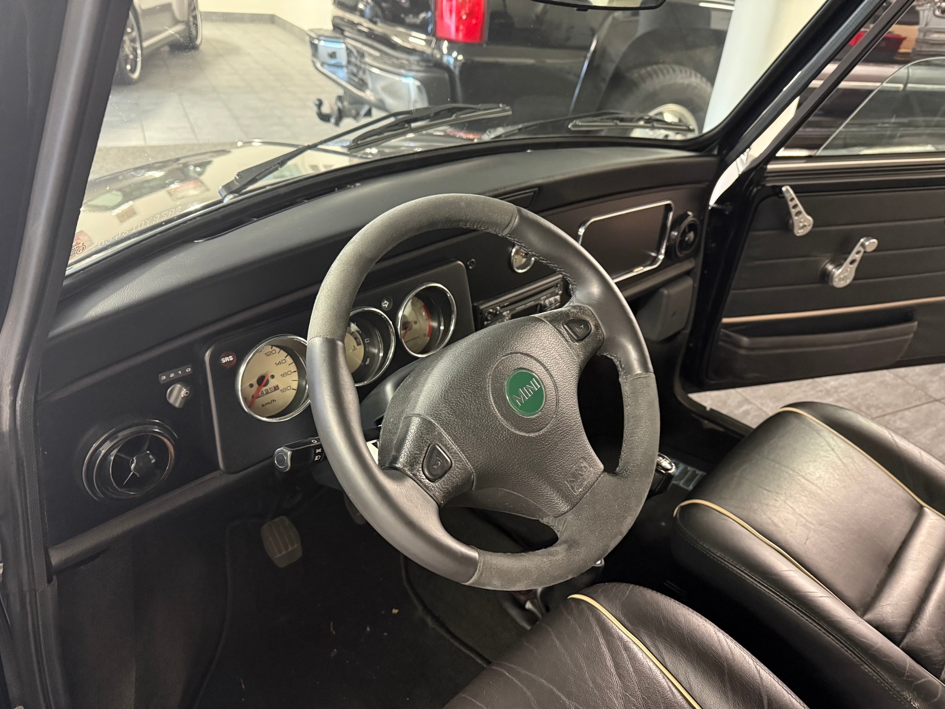 MINI 1.3i Seven-image-13