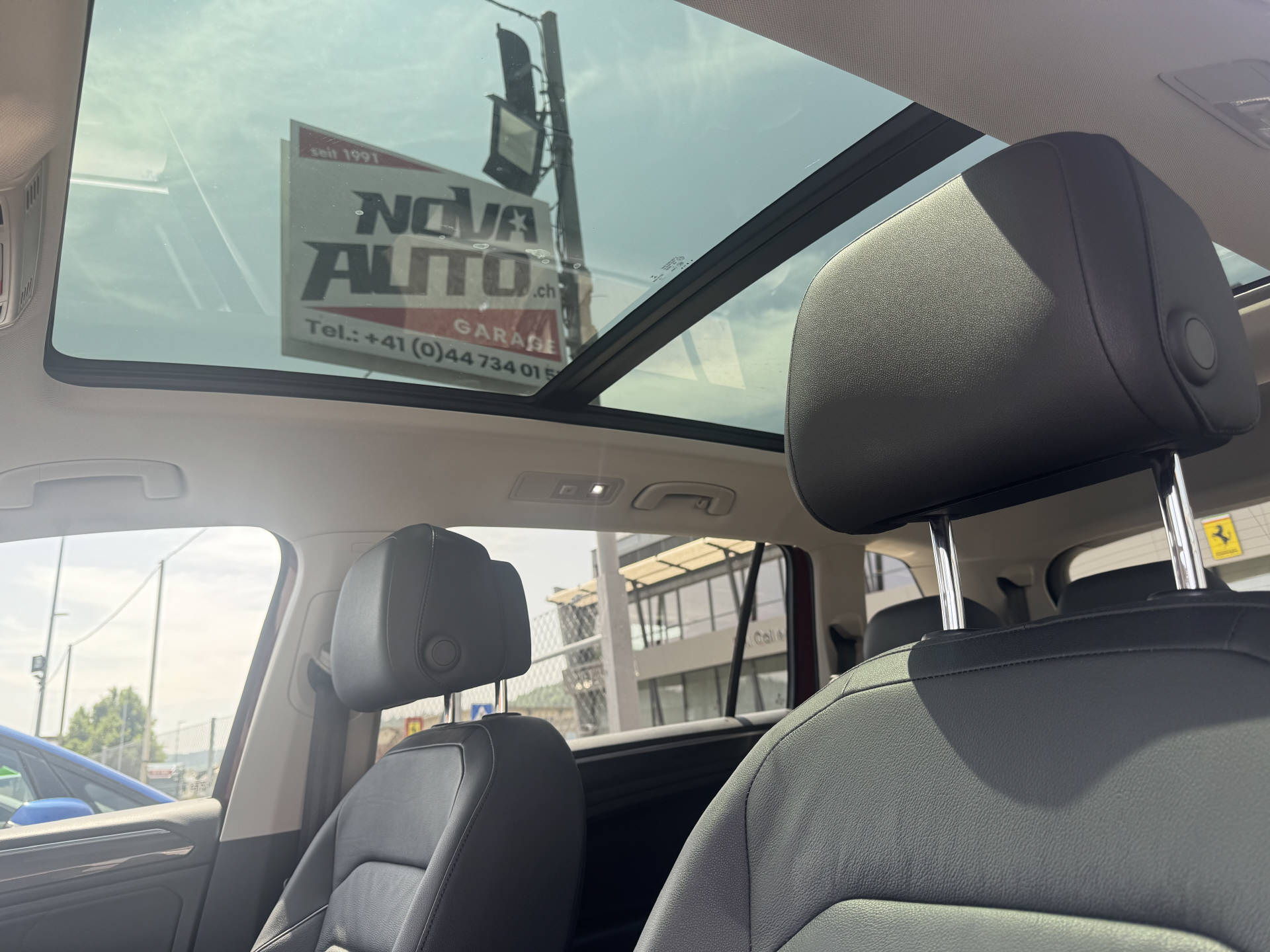 VW Tiguan Allspace 2.0 TDI SCR-Highline DSG R-Line 4-Motion 7-Ledersitz-image-10