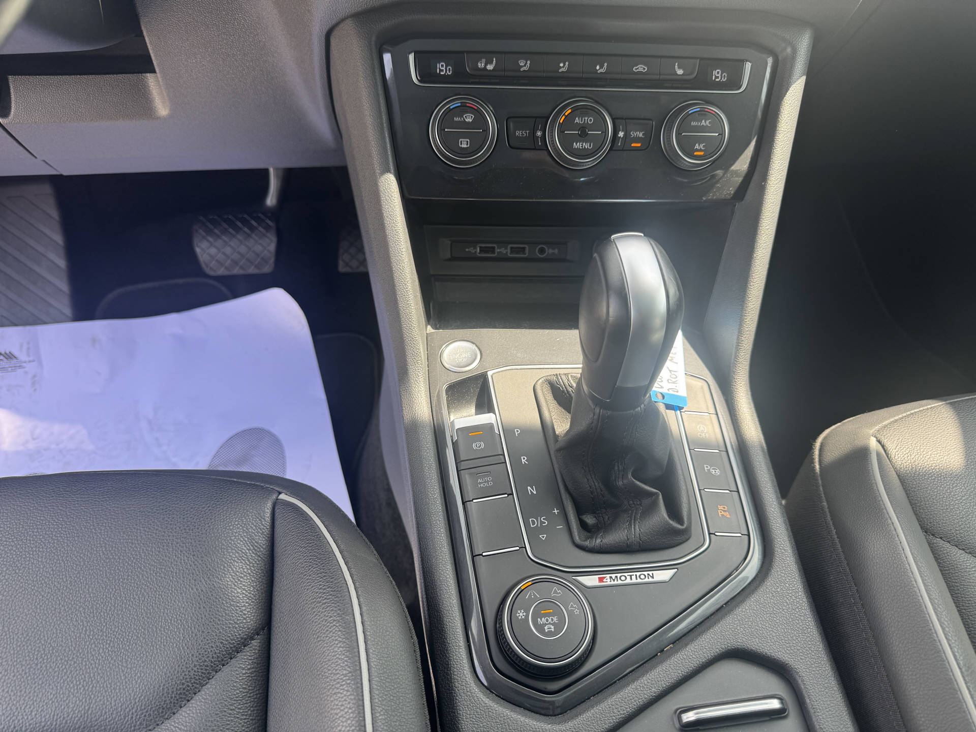 VW Tiguan Allspace 2.0 TDI SCR-Highline DSG R-Line 4-Motion 7-Ledersitz-image-14