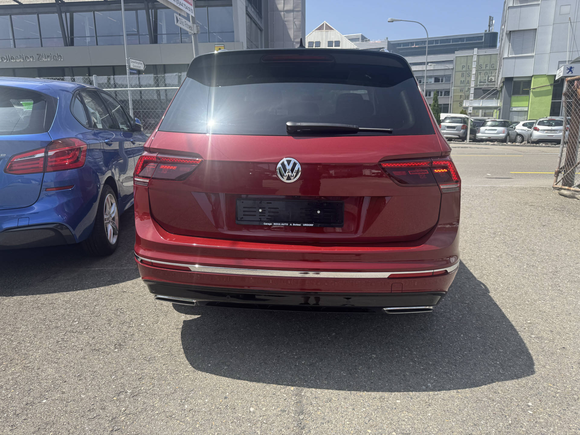 VW Tiguan Allspace 2.0 TDI SCR-Highline DSG R-Line 4-Motion 7-Ledersitz-image-4