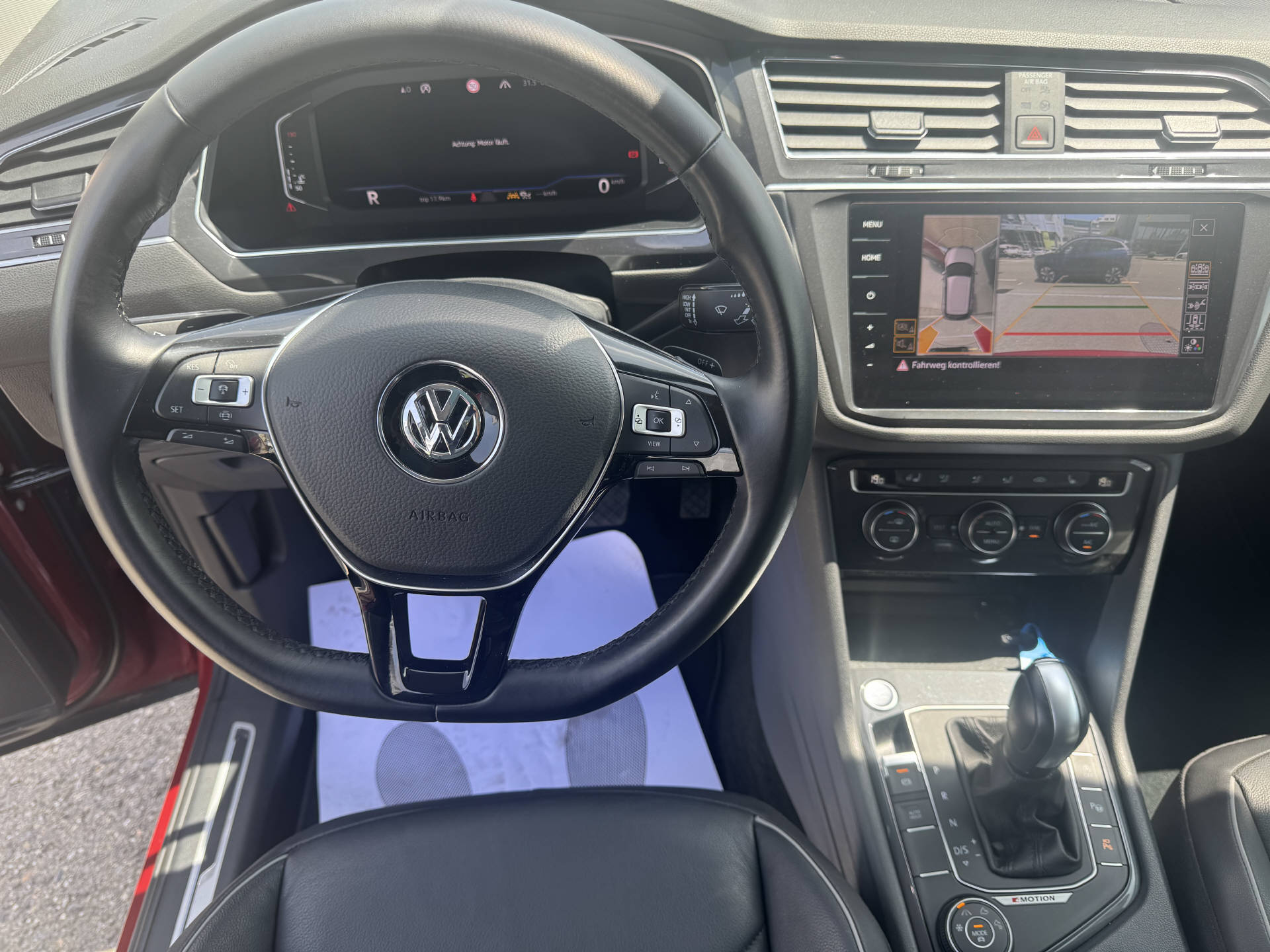 VW Tiguan Allspace 2.0 TDI SCR-Highline DSG R-Line 4-Motion 7-Ledersitz-image-7