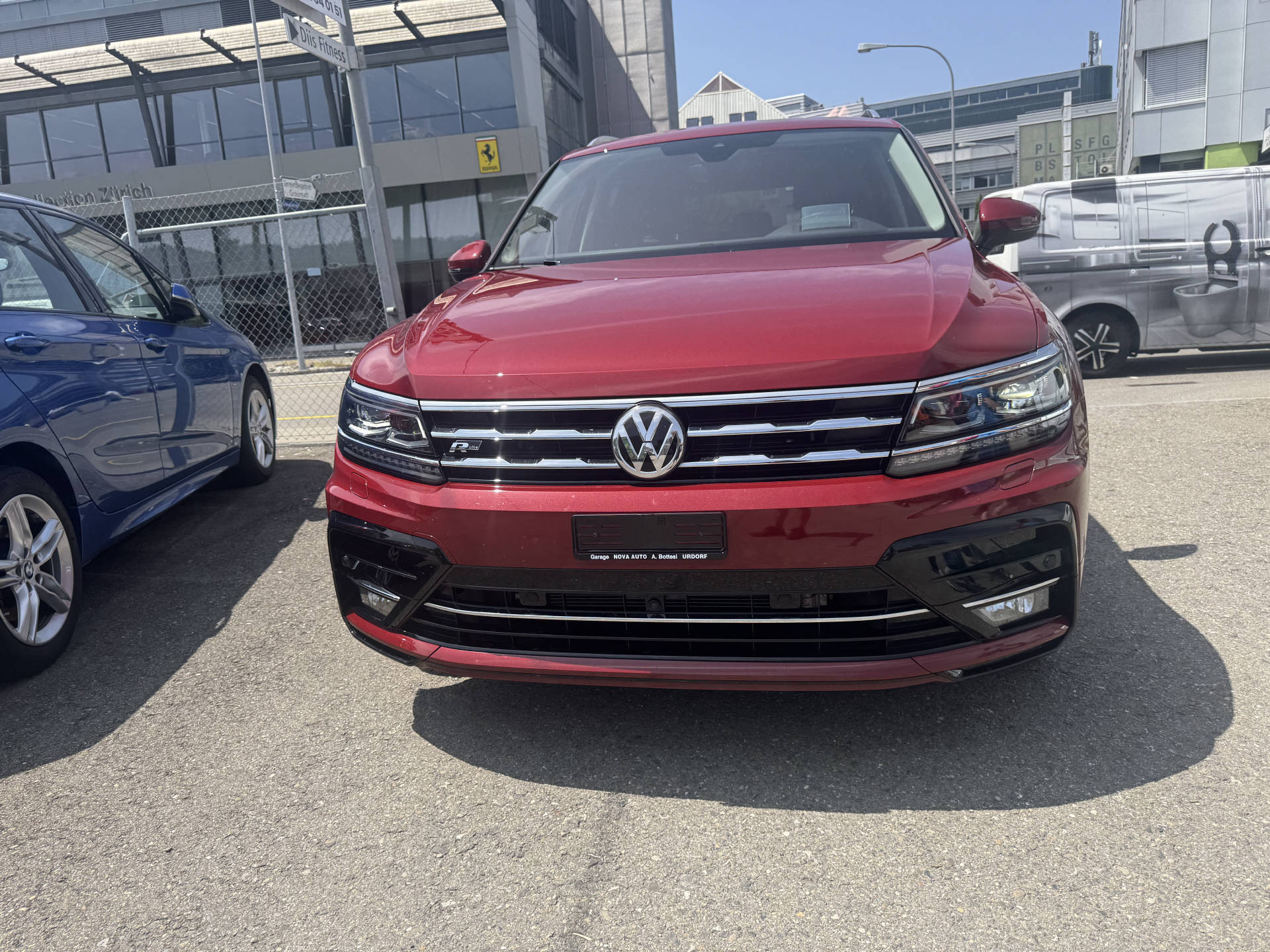 VW Tiguan Allspace 2.0 TDI SCR-Highline DSG R-Line 4-Motion 7-Ledersitz-image-1