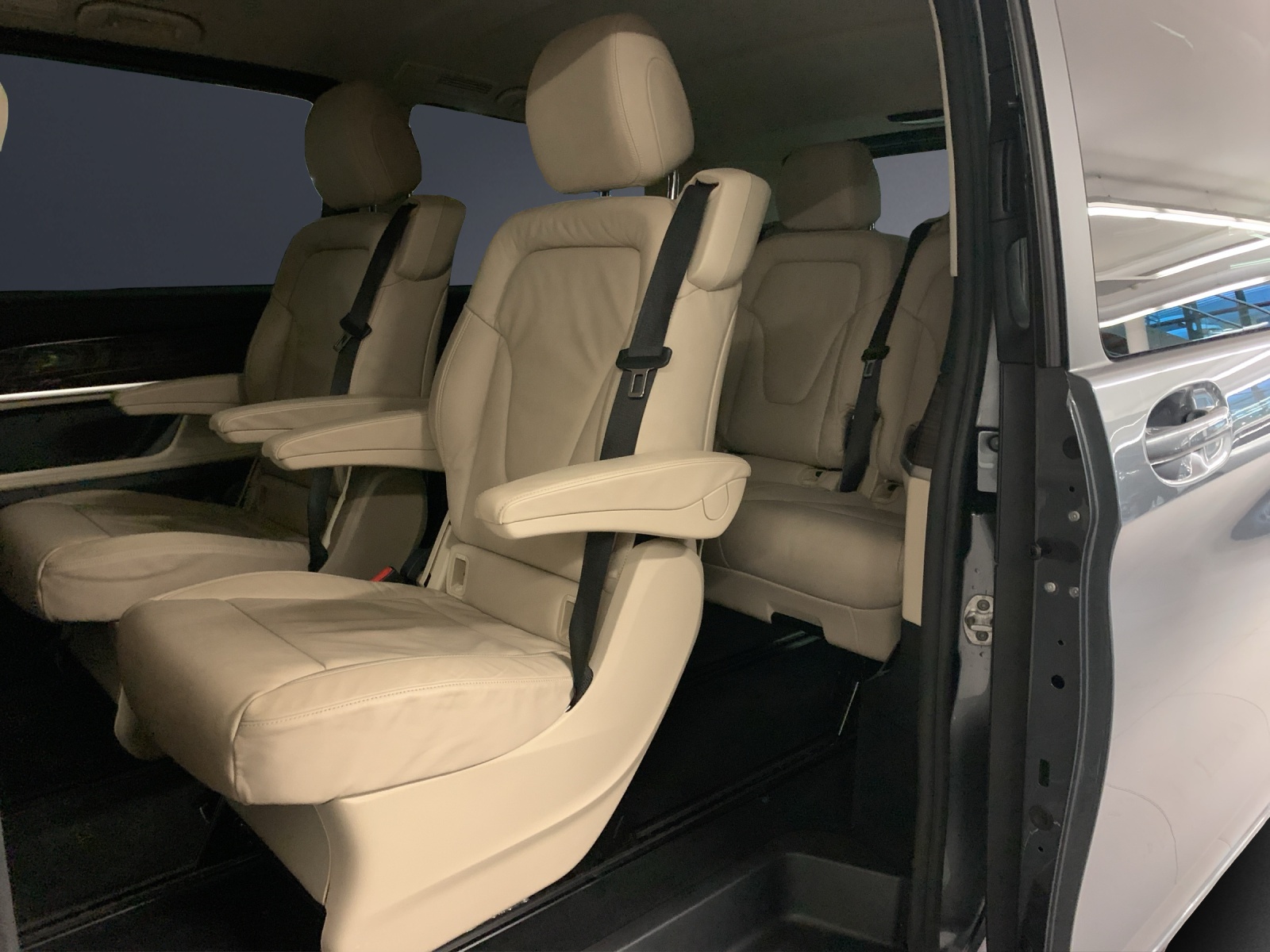 MERCEDES-BENZ V 250 d lang Exclusive 4Matic 9G-Tronic-image-6