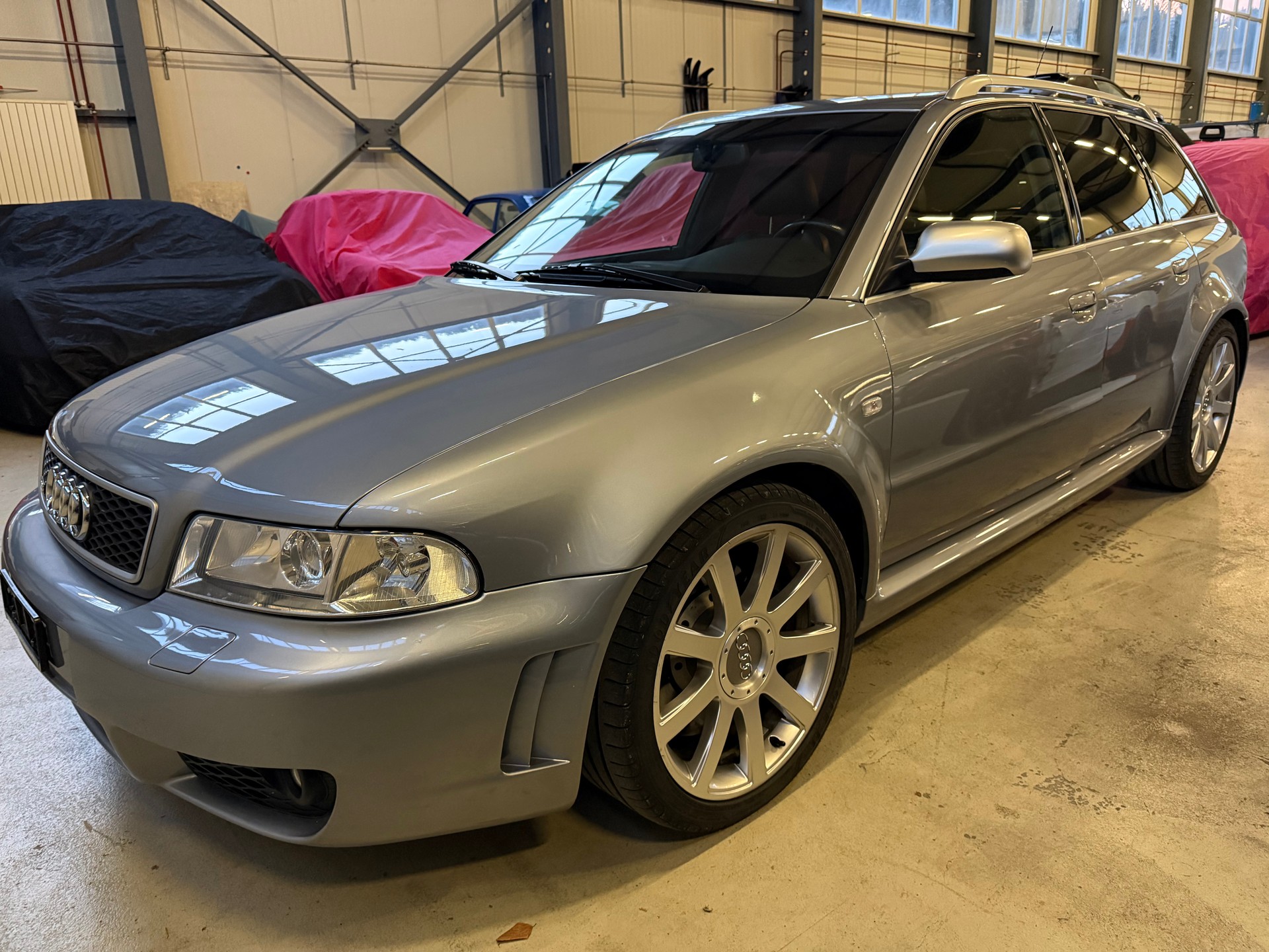 AUDI RS4 Avant quattro