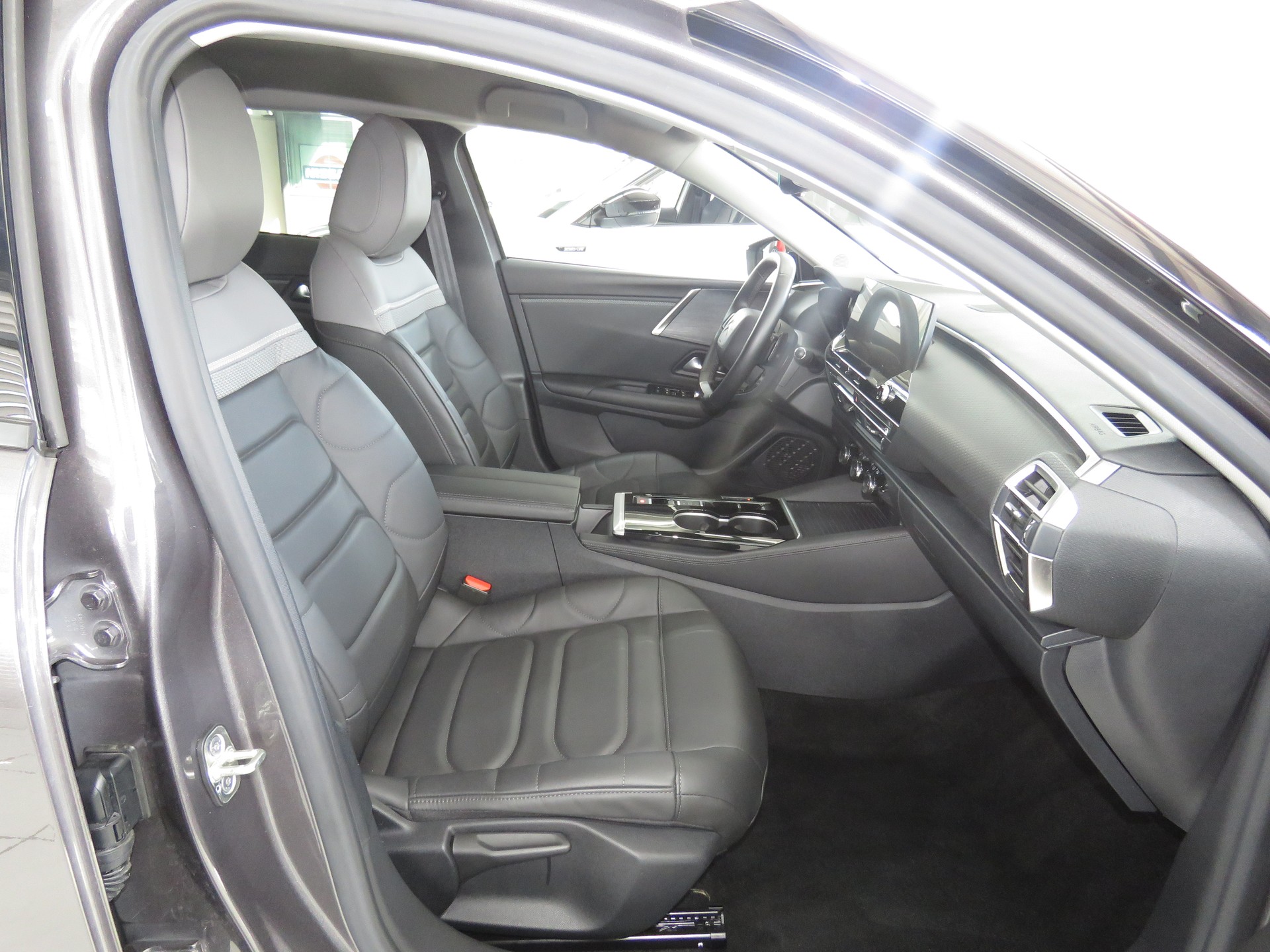 CITROEN C5 X 1.6i PHEV Shine e-EAT8 (Automat)-image-12