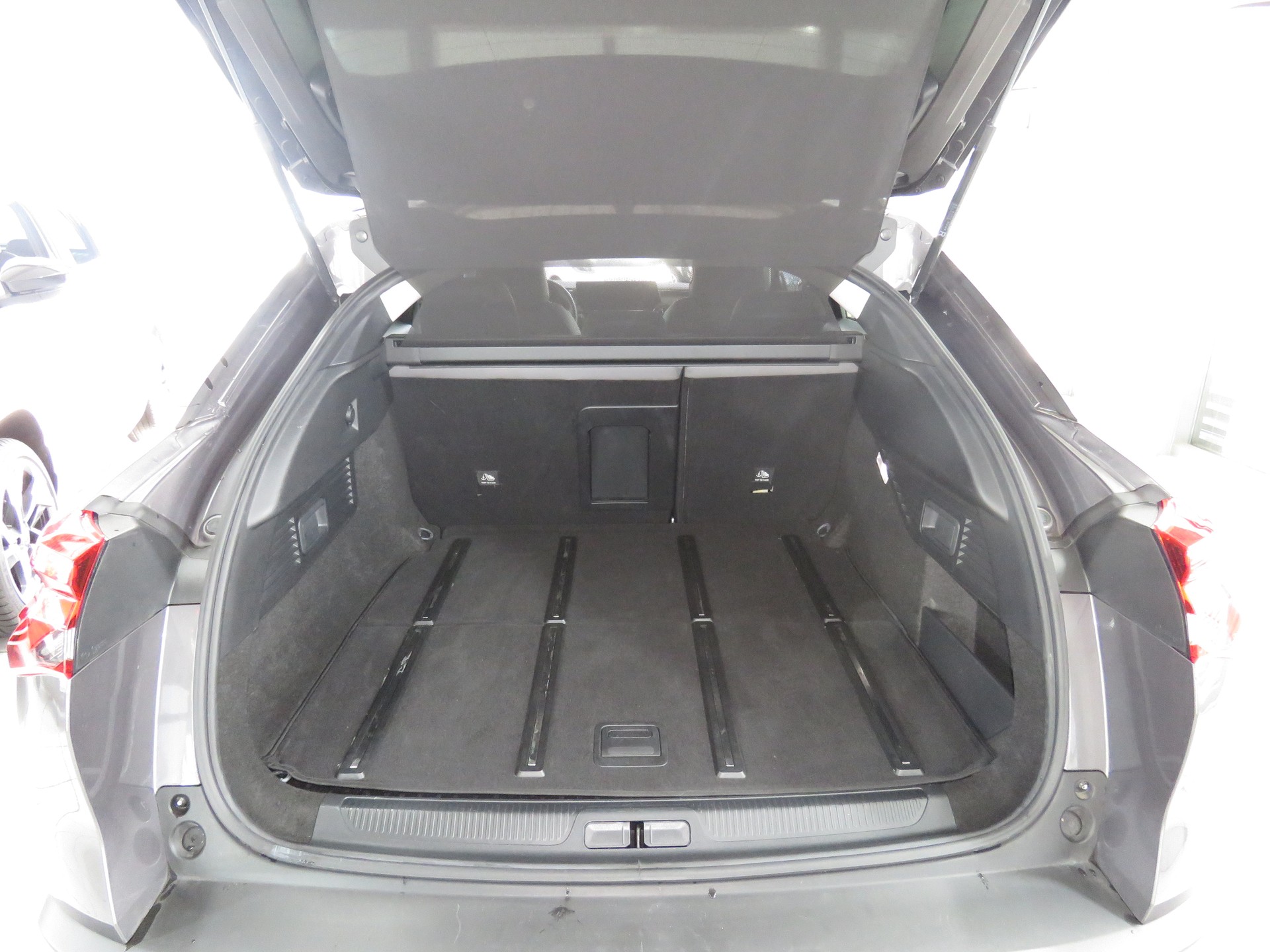 CITROEN C5 X 1.6i PHEV Shine e-EAT8 (Automat)-image-10