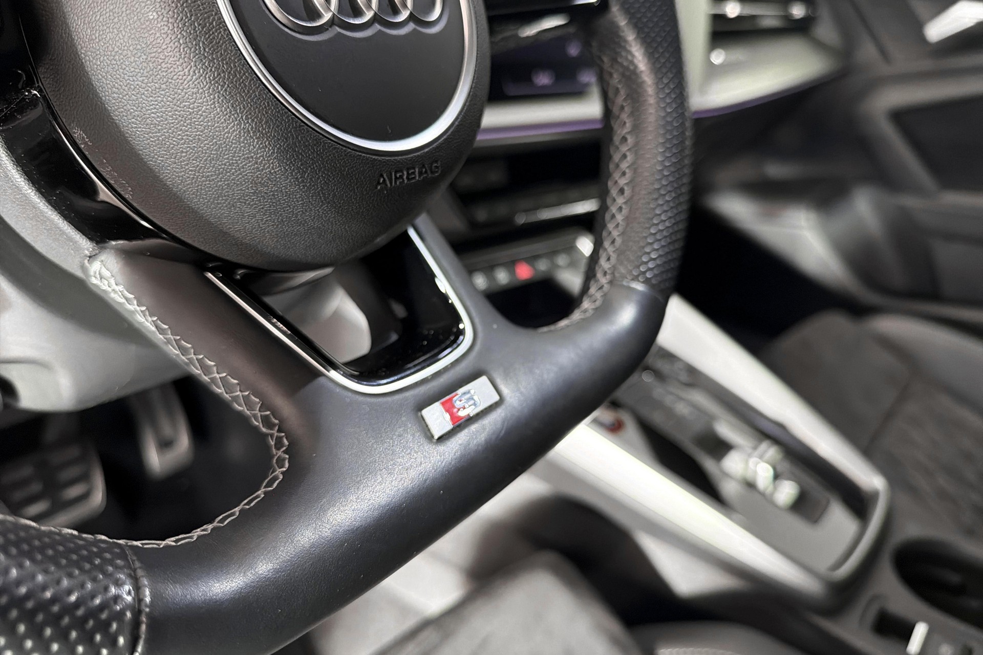 AUDI S3 Sportback 2.0 TFSI quattro S-tronic-image-10