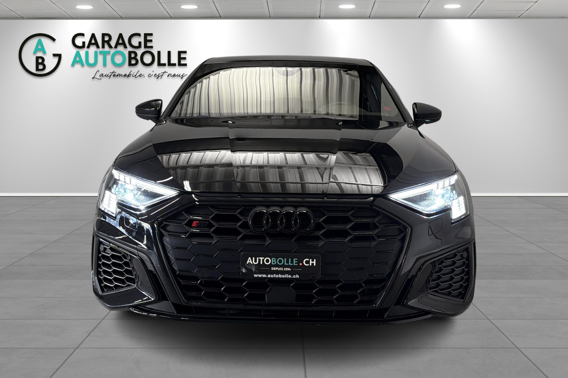 AUDI S3 Sportback 2.0 TFSI quattro S-tronic-showroom-element-1