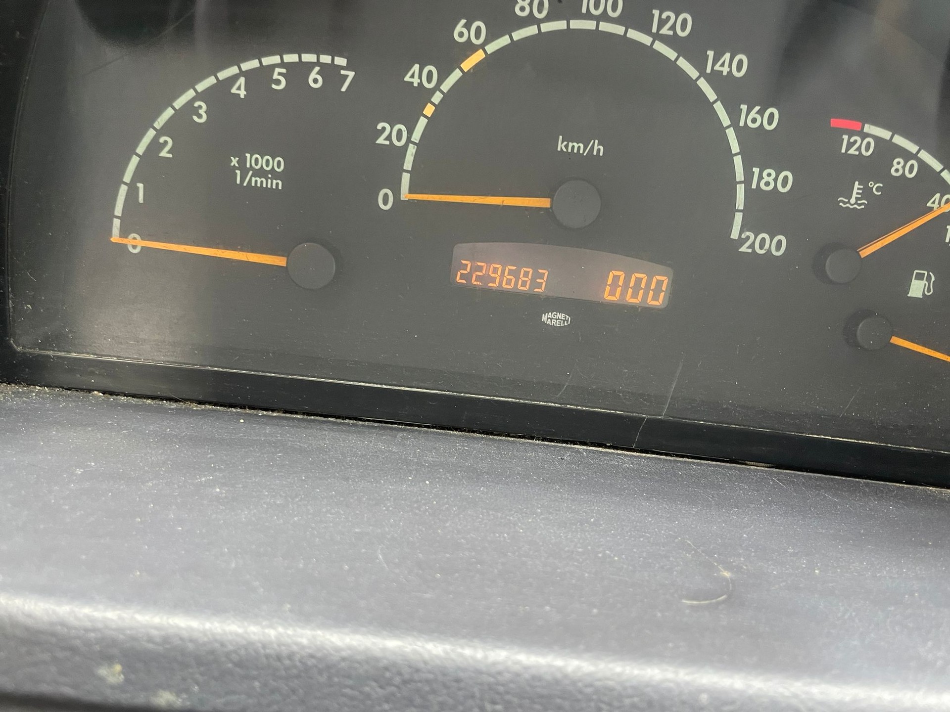 MERCEDES-BENZ Vito 112CDI-image-5