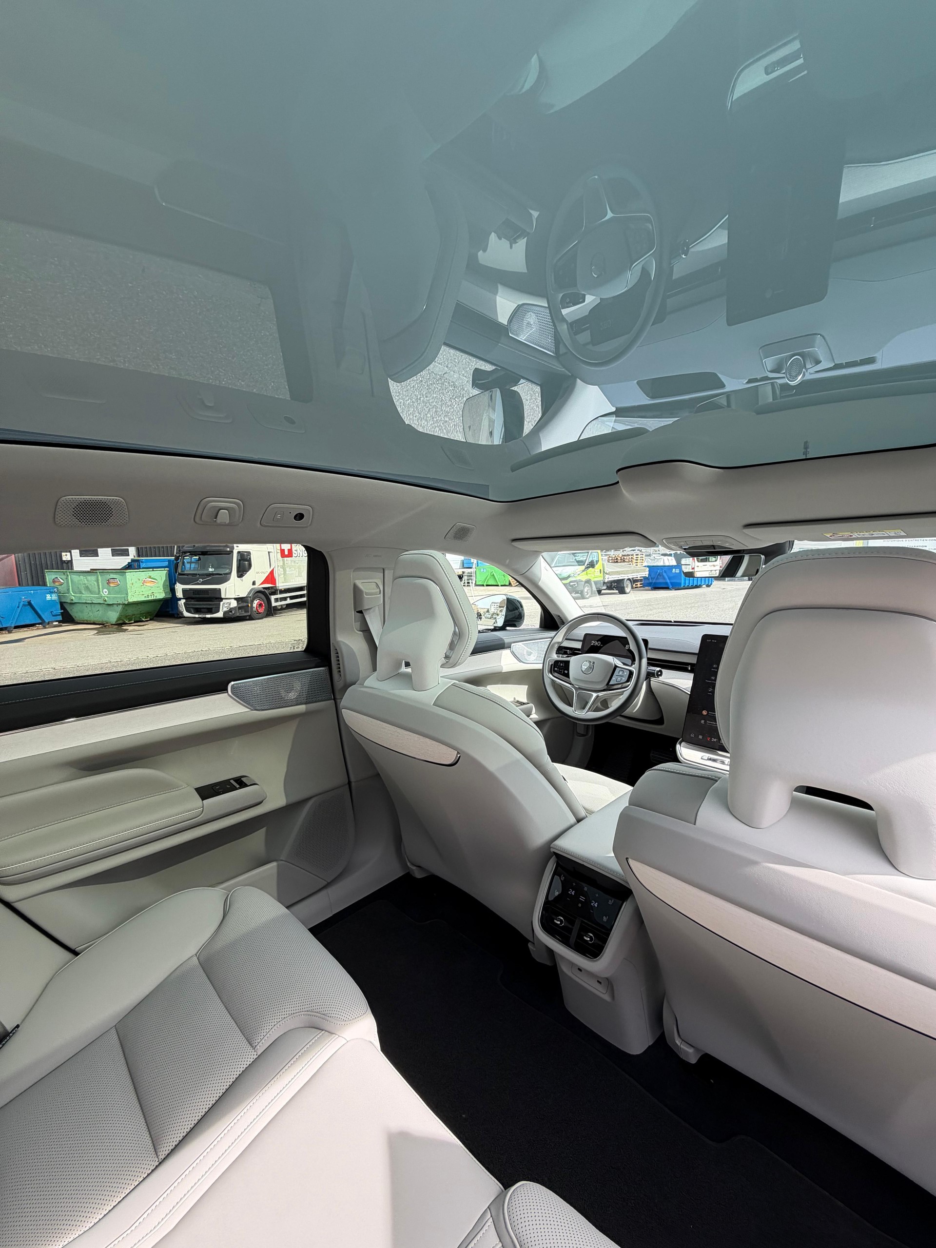 VOLVO ES90 Ultra-image-13