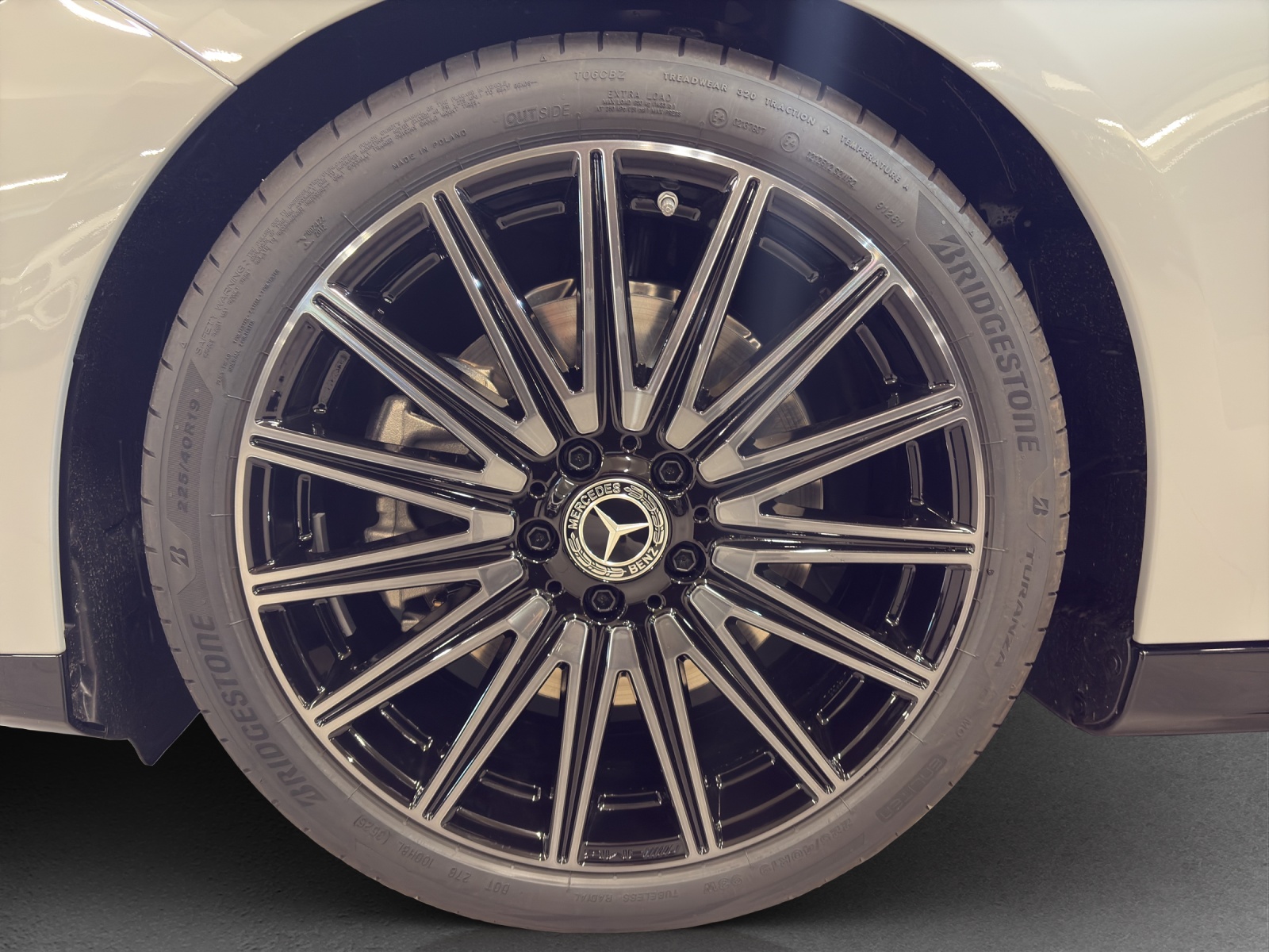 MERCEDES-BENZ CLA 220 4M-image-15