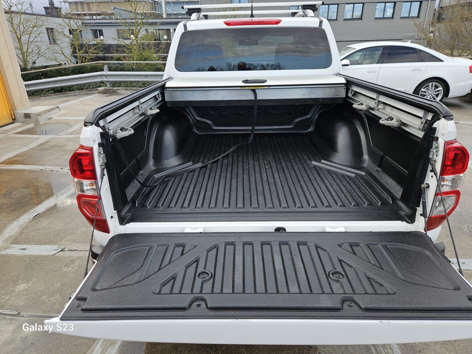 RENAULT Alaskan Doppel Cabin TwinTurbo dCi190 4WD Intens A-image-11