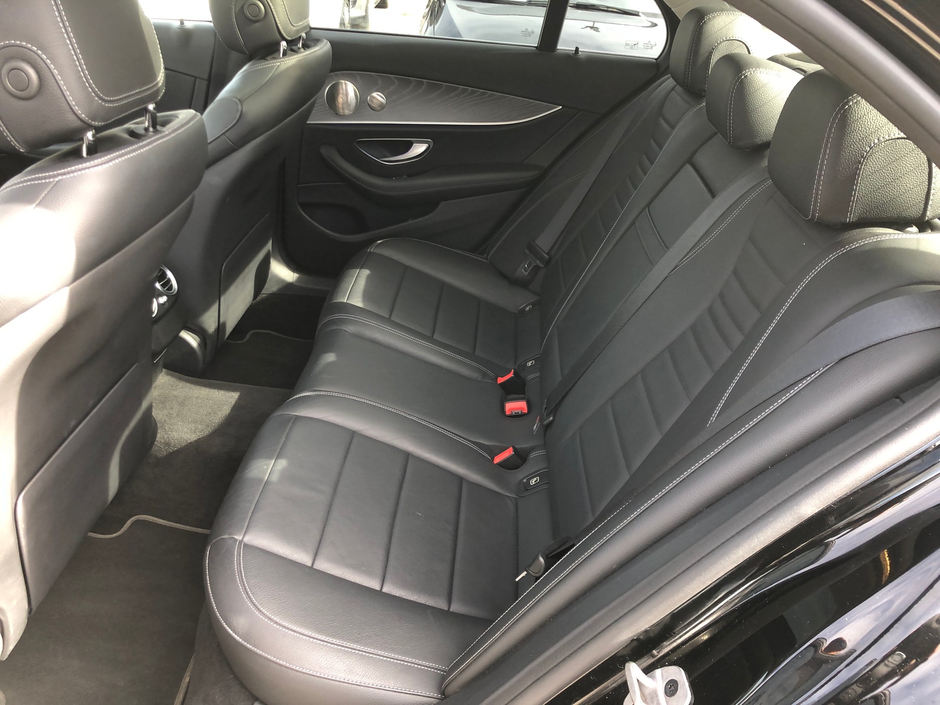 MERCEDES-BENZ E 200 4Matic Avantgarde 9G-Tronic-image-16