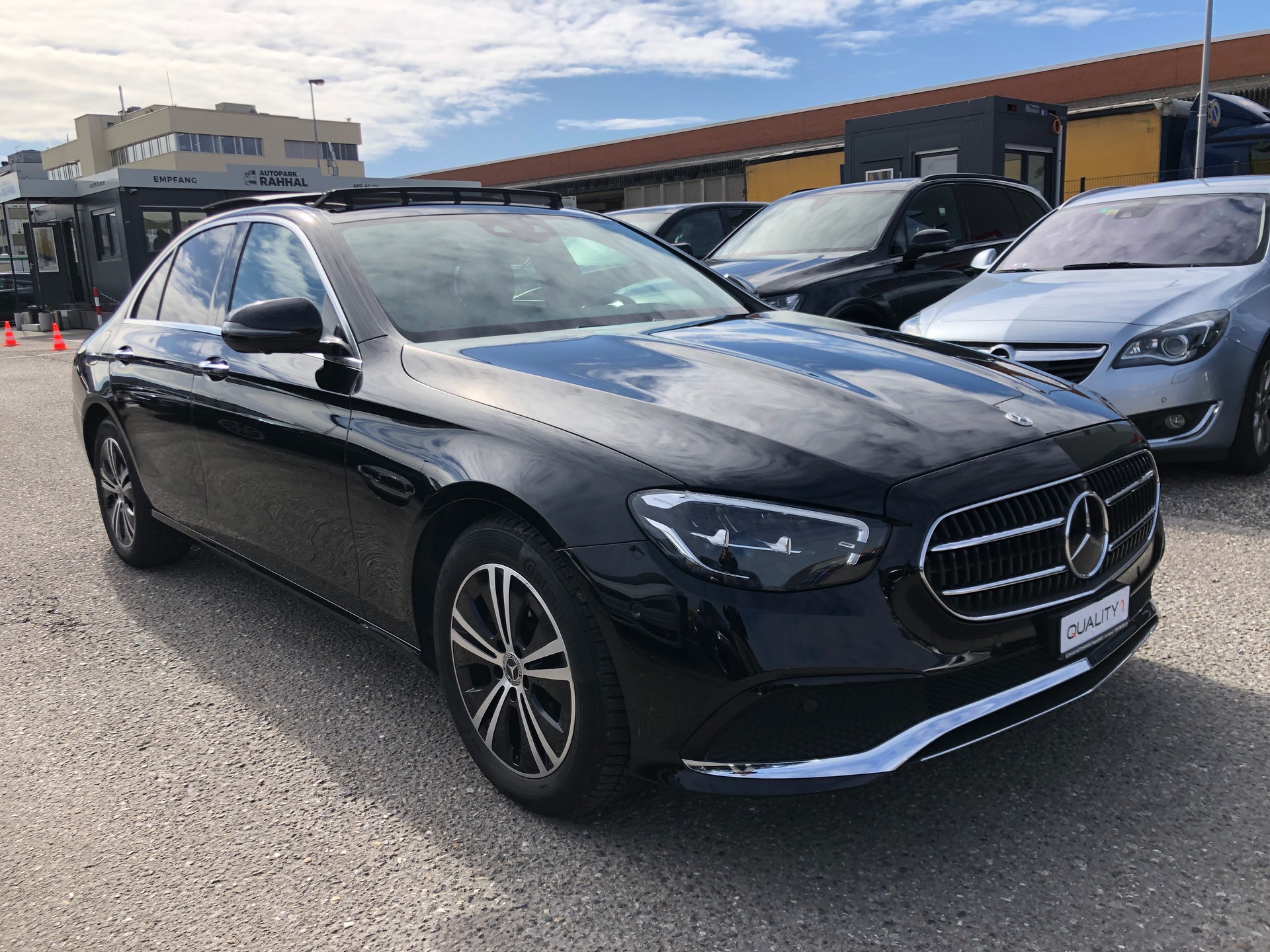 MERCEDES-BENZ E 200 4Matic Avantgarde 9G-Tronic-showroom-element-2