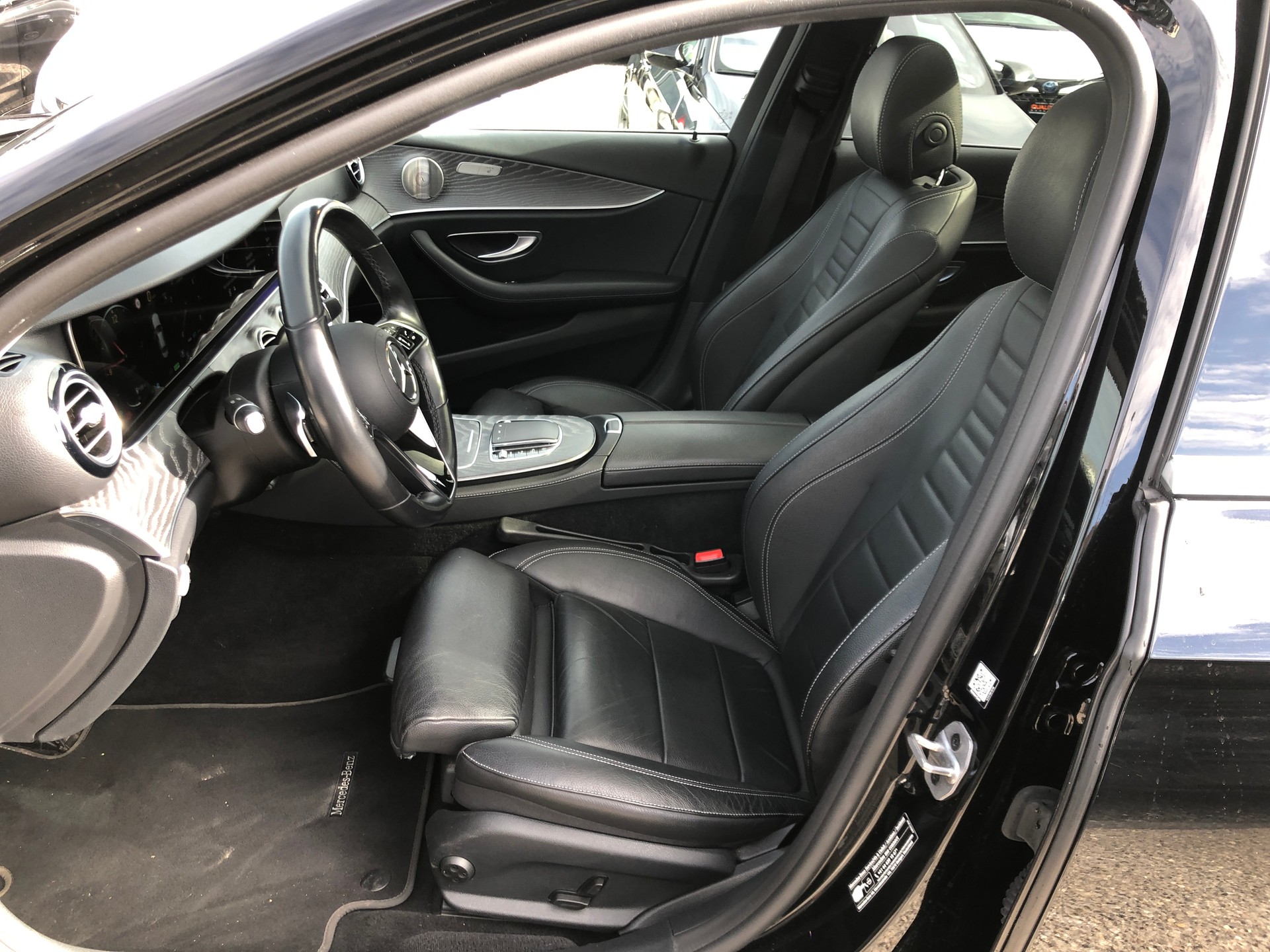 MERCEDES-BENZ E 200 4Matic Avantgarde 9G-Tronic-image-14