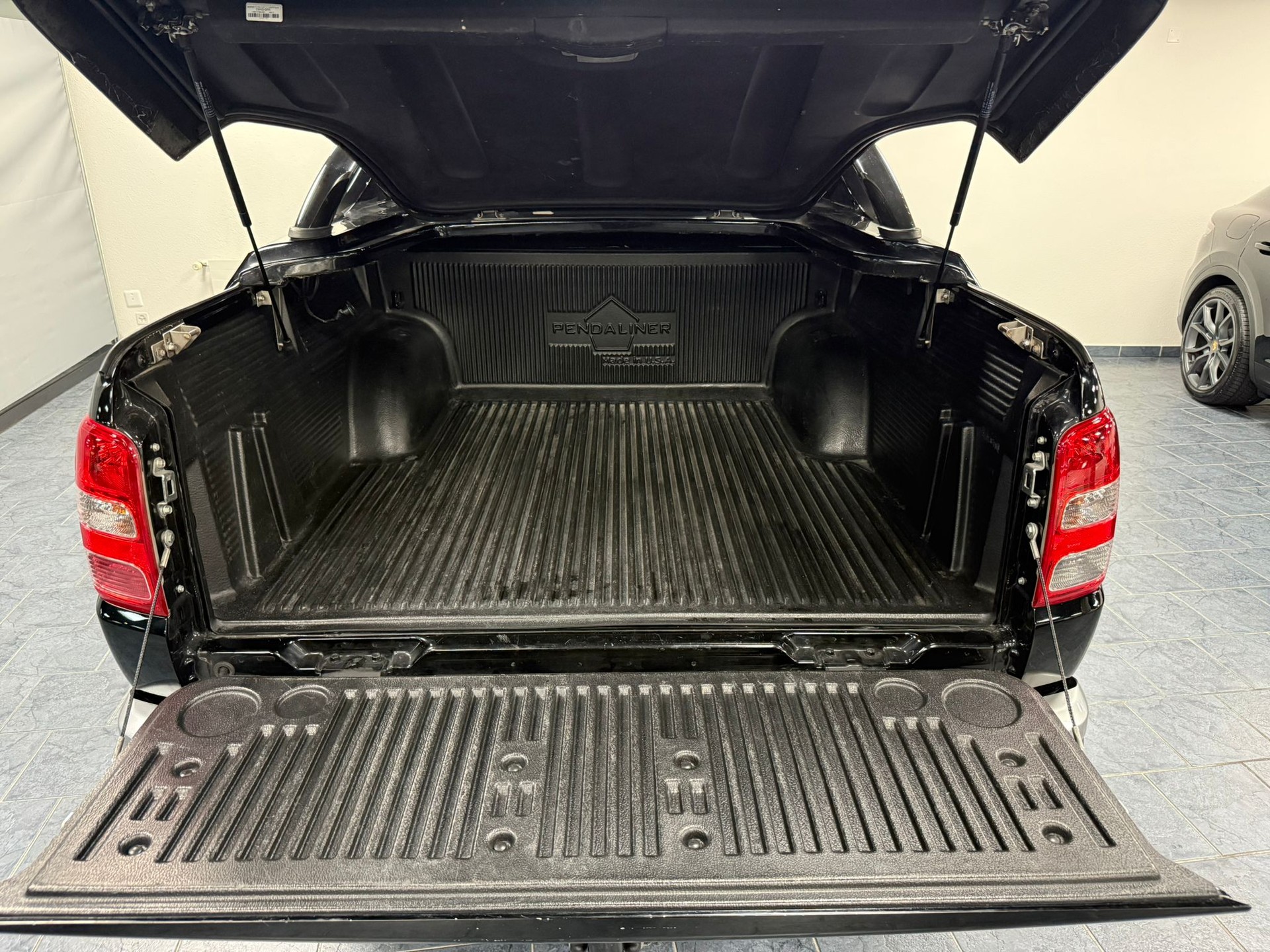 FIAT Fullback LX 2.4 MJ DC Swiss 4WD A-image-27