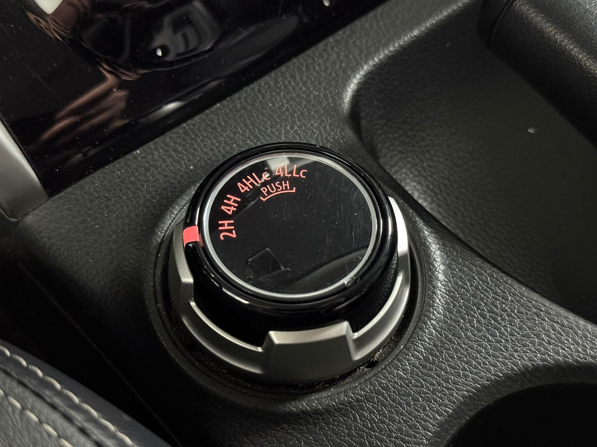 FIAT Fullback LX 2.4 MJ DC Swiss 4WD A-image-23