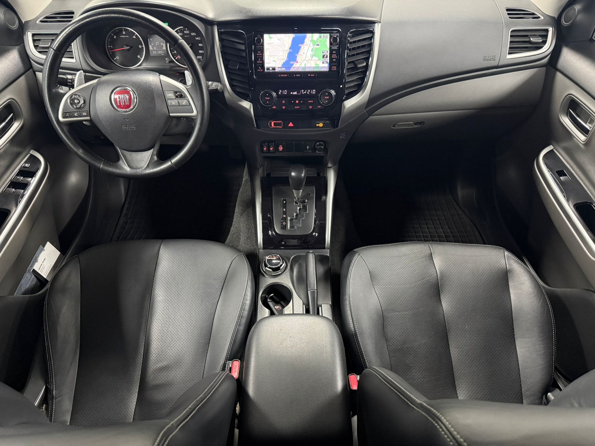 FIAT Fullback LX 2.4 MJ DC Swiss 4WD A-image-12