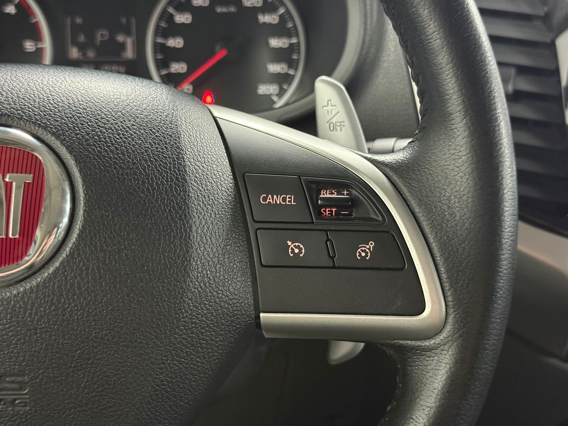 FIAT Fullback LX 2.4 MJ DC Swiss 4WD A-image-16
