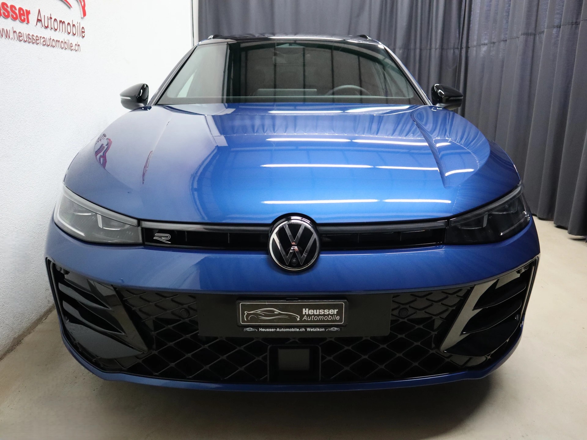 VW Passat Variant 2.0 TSI 4Motion DSG R-Line - Black Style - Panorama - Leder - Navi - Sitzbelüftung - AHK - 360° Kamera - 266 PS-image-6