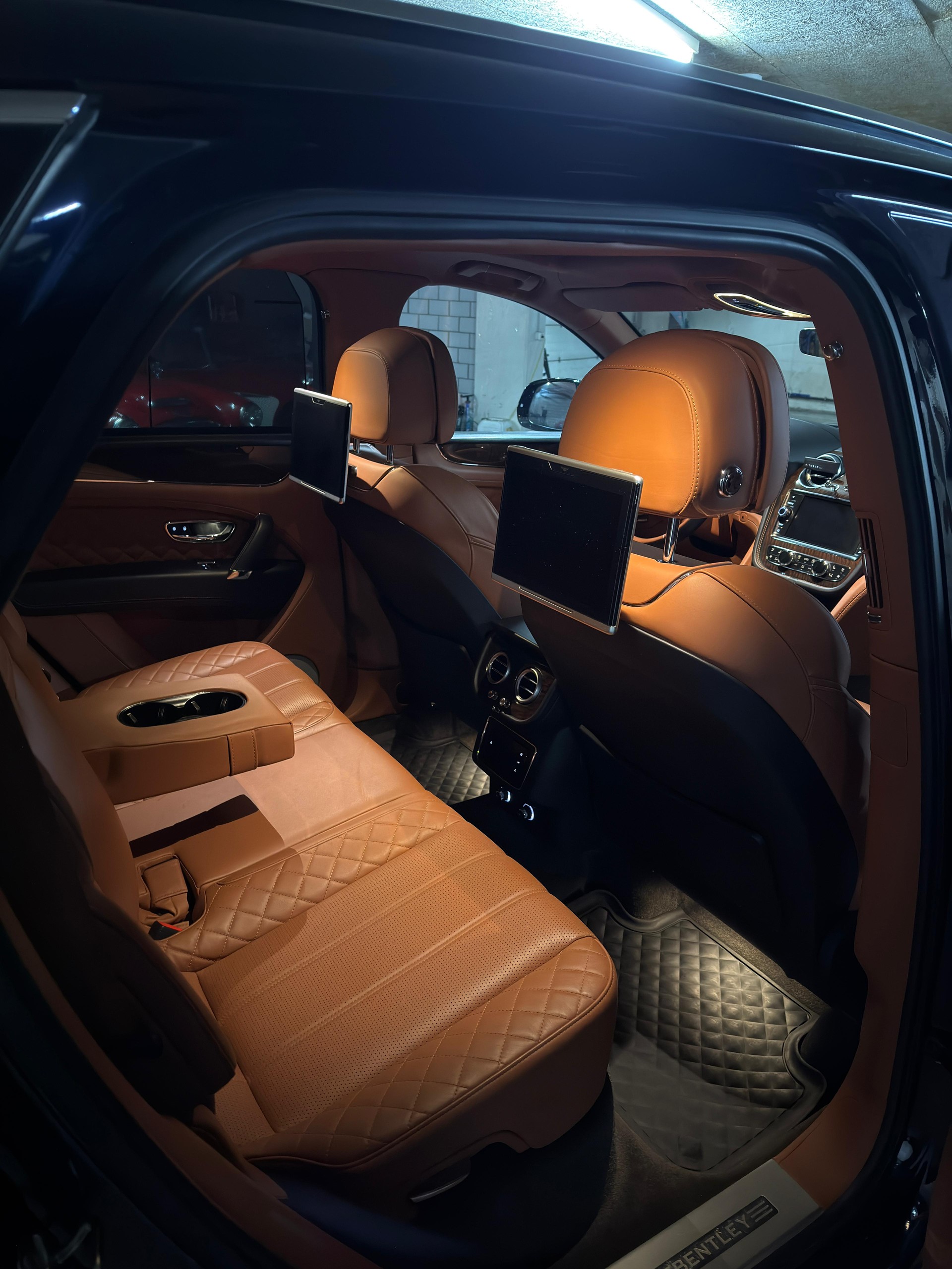 BENTLEY Bentayga W12 Vollaustattung-image-4