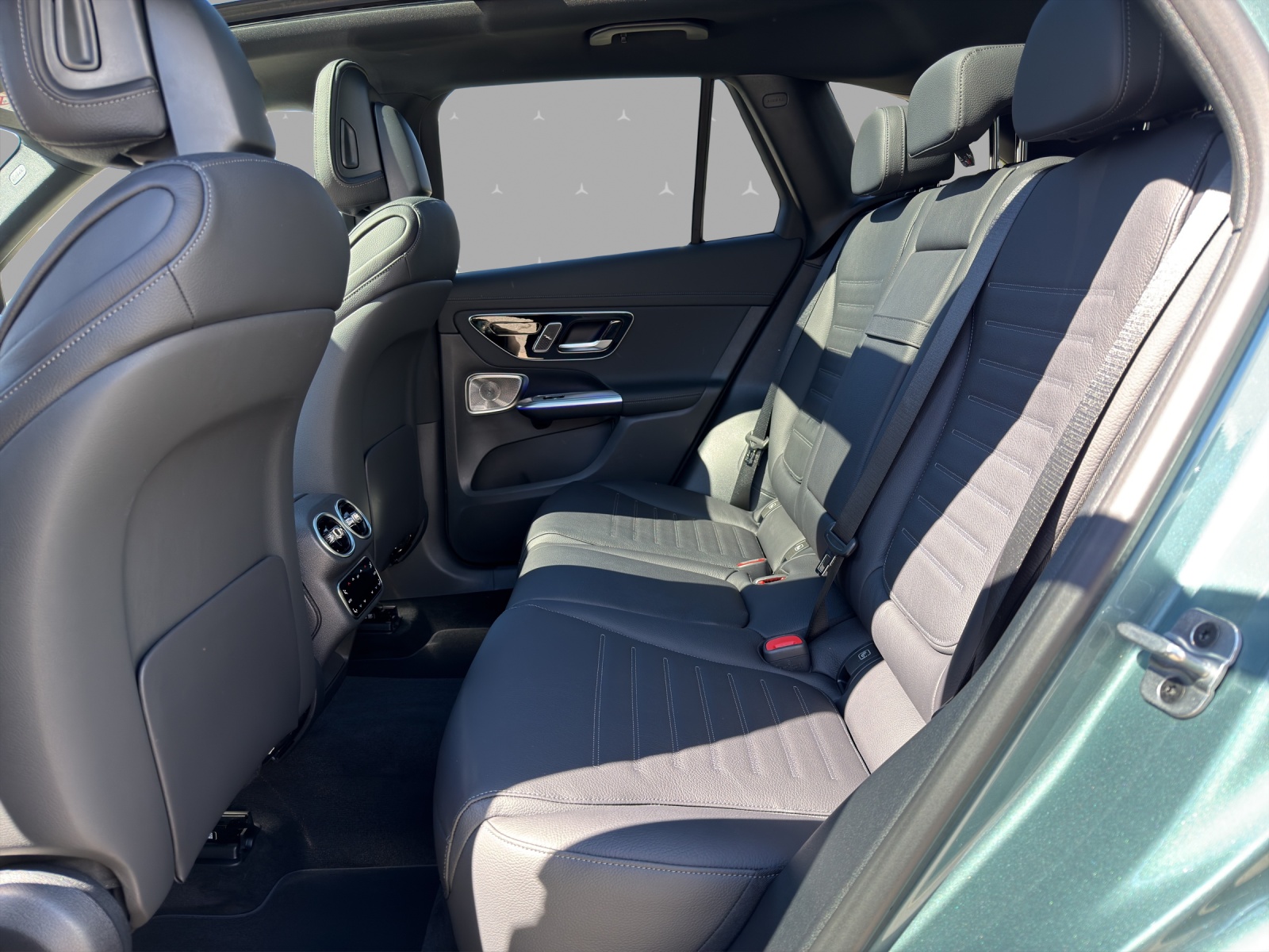 MERCEDES-BENZ GLC 300 4Matic 9G-Tronic-image-12