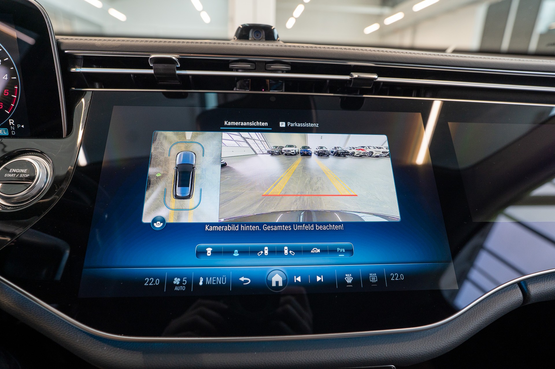 MERCEDES-BENZ E 300 de Avantgarde 4matic Kombi / MBUX Superscreen / Burmester / 360° Kamera-image-19
