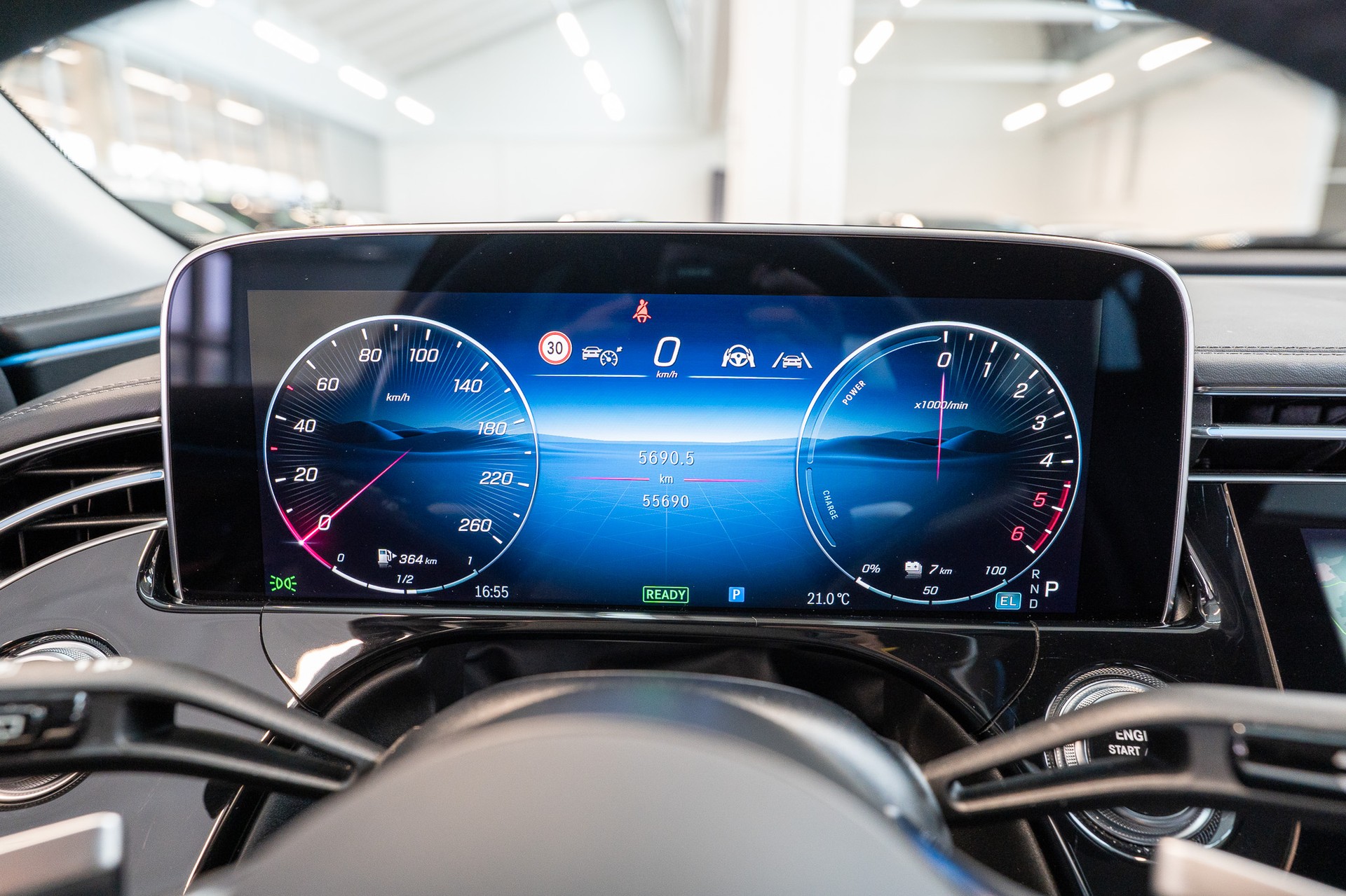 MERCEDES-BENZ E 300 de Avantgarde 4matic Kombi / MBUX Superscreen / Burmester / 360° Kamera-image-20