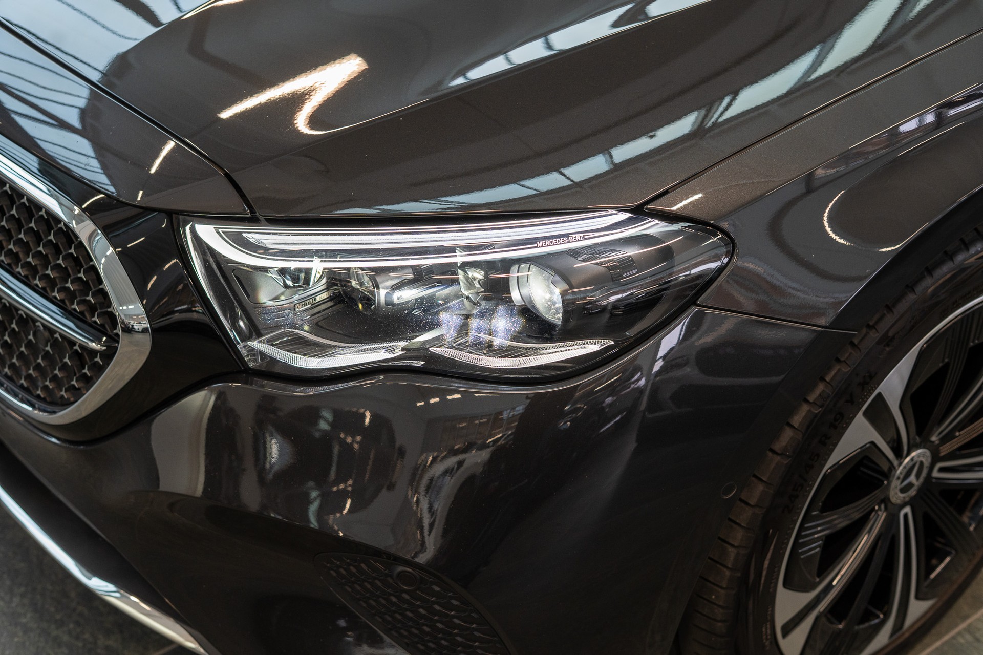 MERCEDES-BENZ E 300 de Avantgarde 4matic Kombi / MBUX Superscreen / Burmester / 360° Kamera-image-23