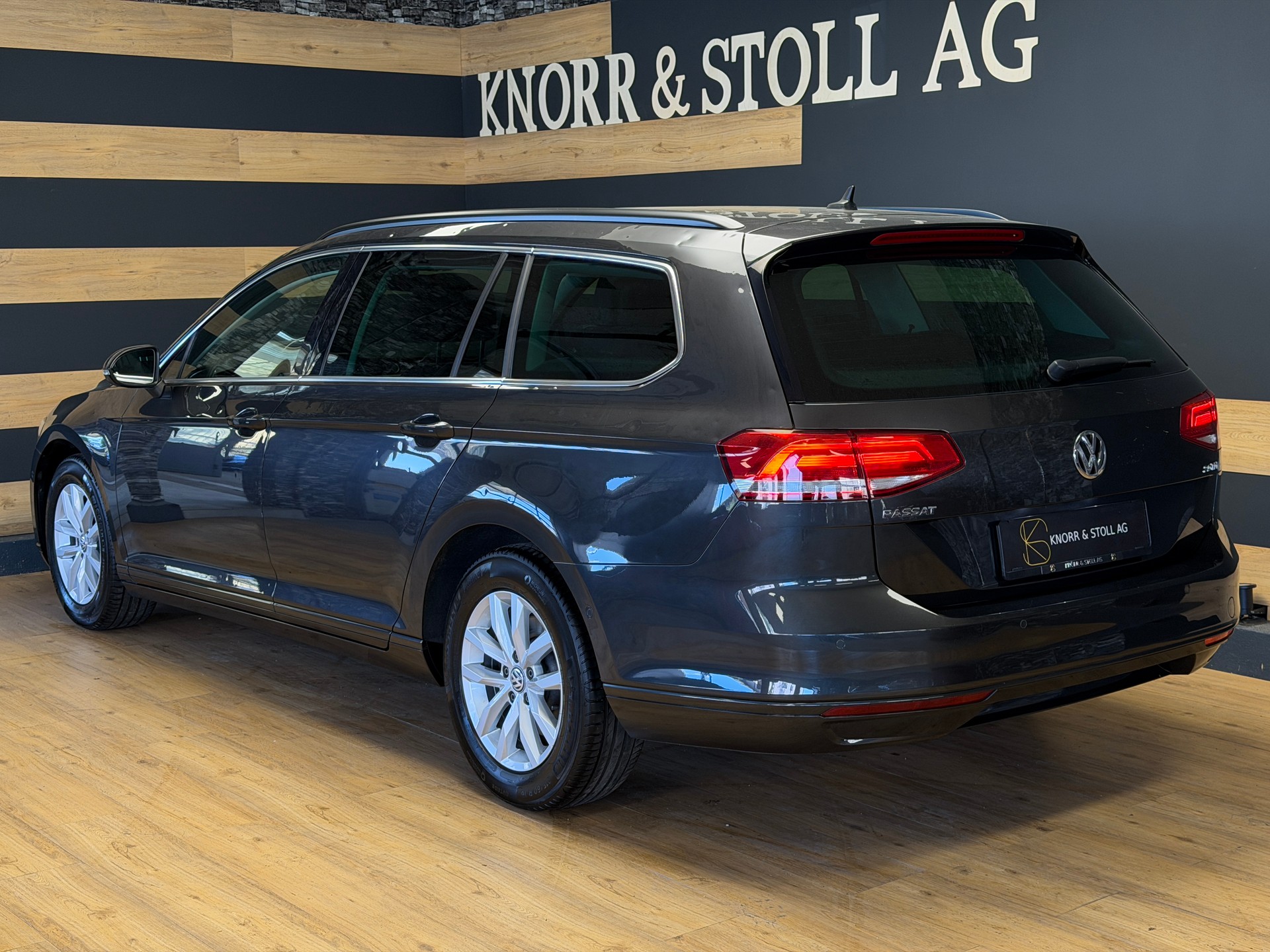 VW Passat Variant 2.0 TDI BMT Highline DSG-image-4