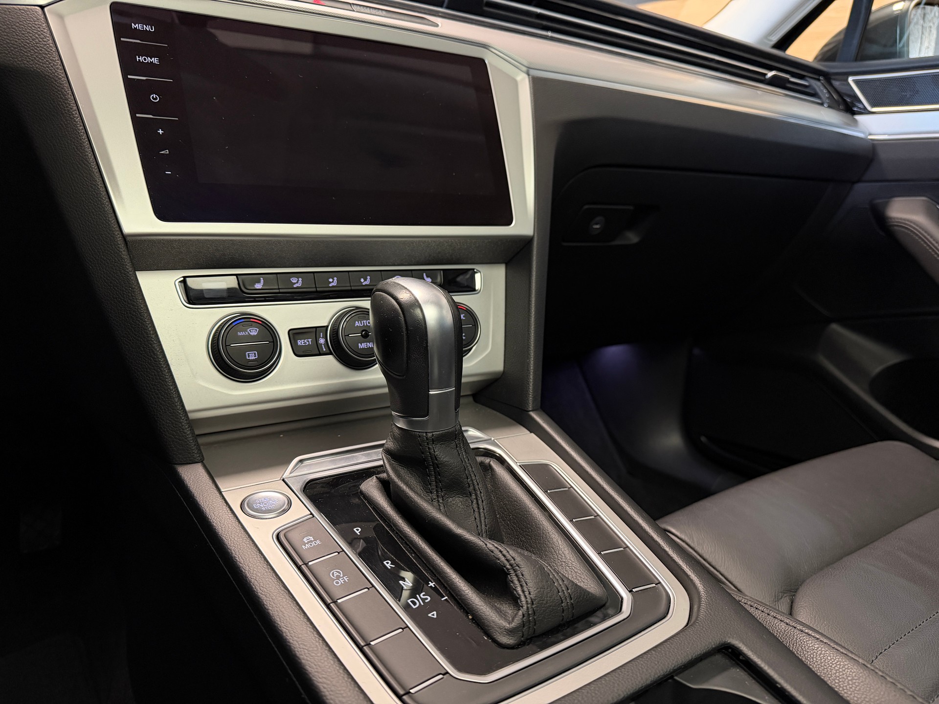 VW Passat Variant 2.0 TDI BMT Highline DSG-image-12