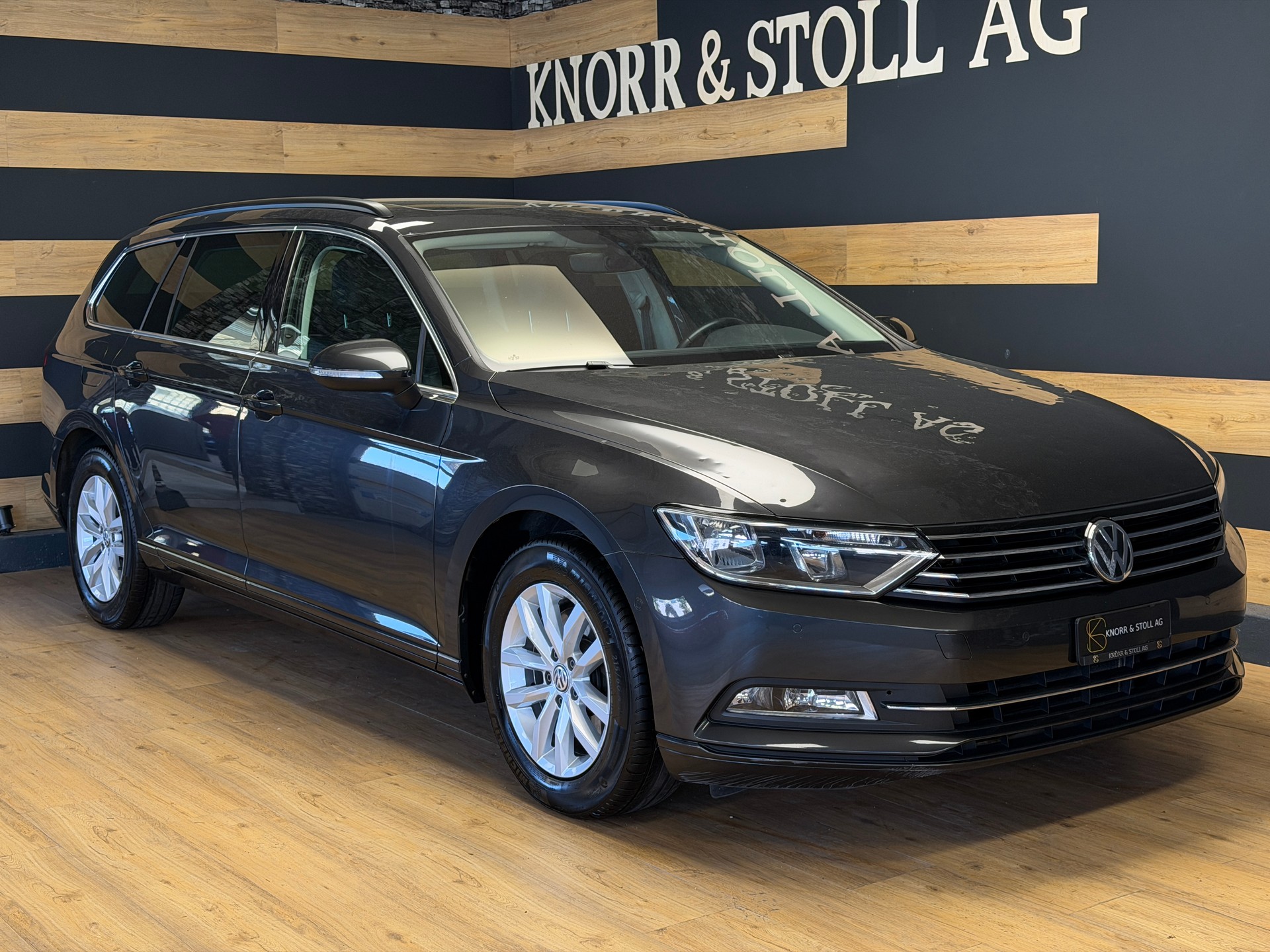 VW Passat Variant 2.0 TDI BMT Highline DSG-showroom-element-1