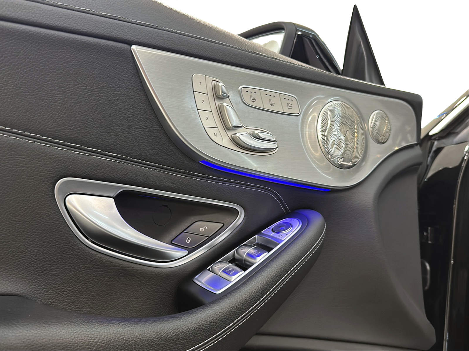 MERCEDES-BENZ C 43 Cabriolet AMG Premium + 4Matic 9G-Tronic-image-30