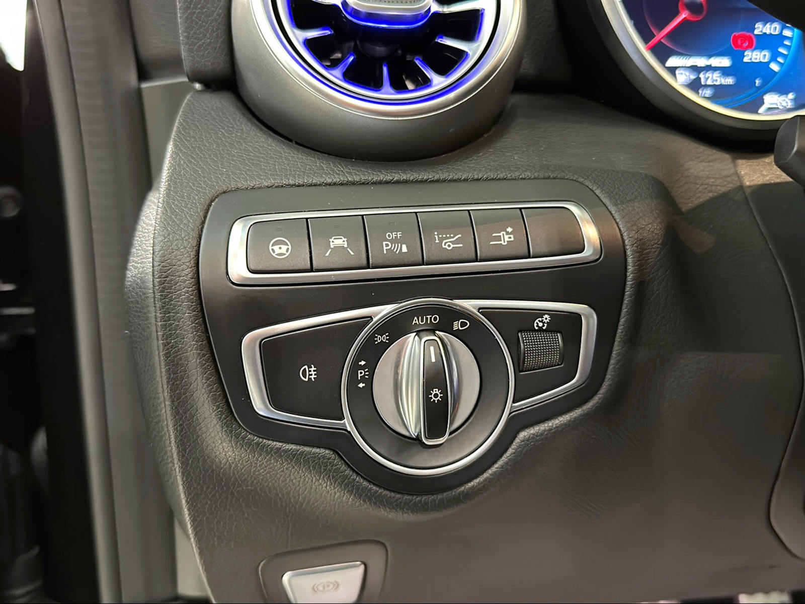 MERCEDES-BENZ C 43 Cabriolet AMG Premium + 4Matic 9G-Tronic-image-29