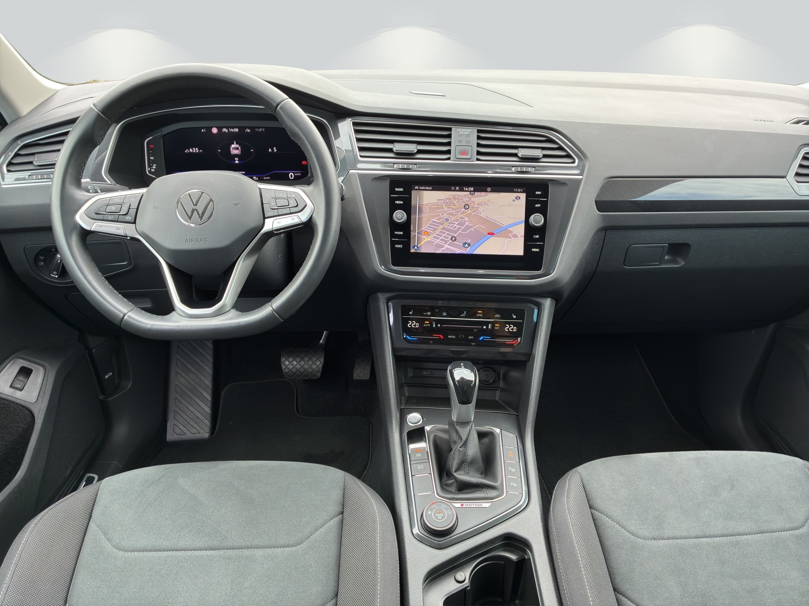 VW Tiguan 2.0TSI Elegance 4Motion DSG-image-6