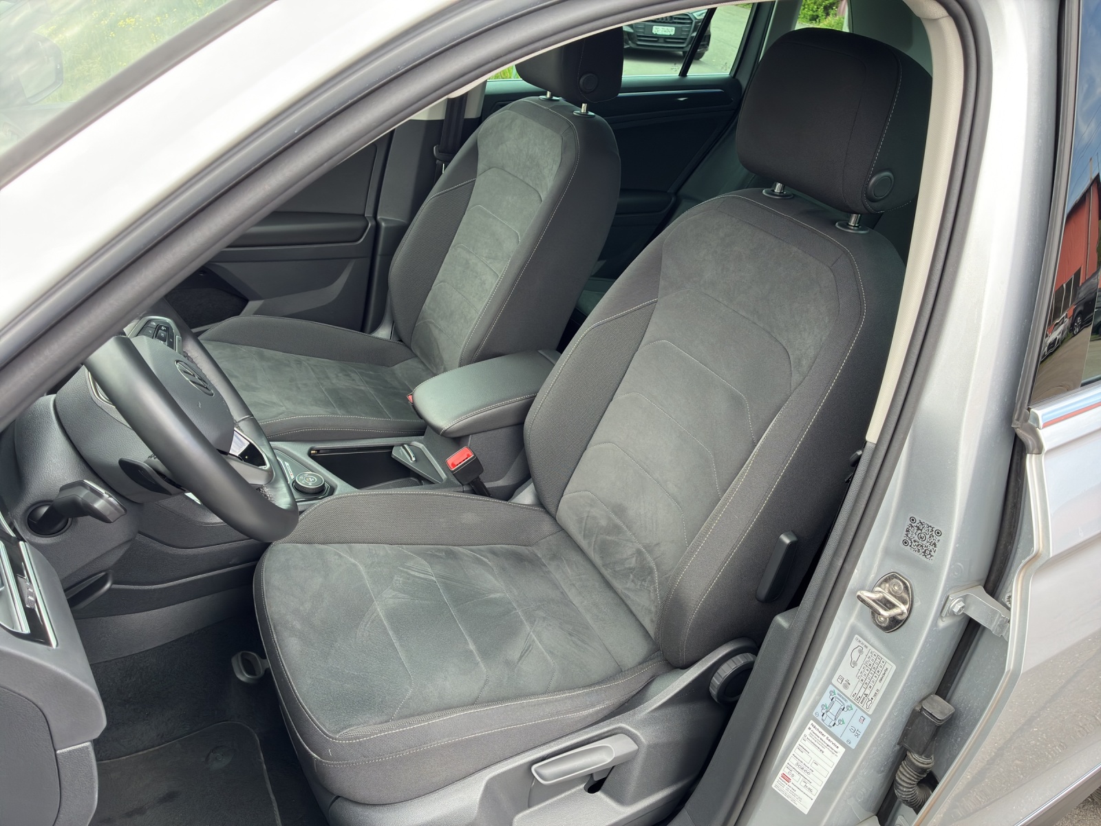 VW Tiguan 2.0TSI Elegance 4Motion DSG-image-11