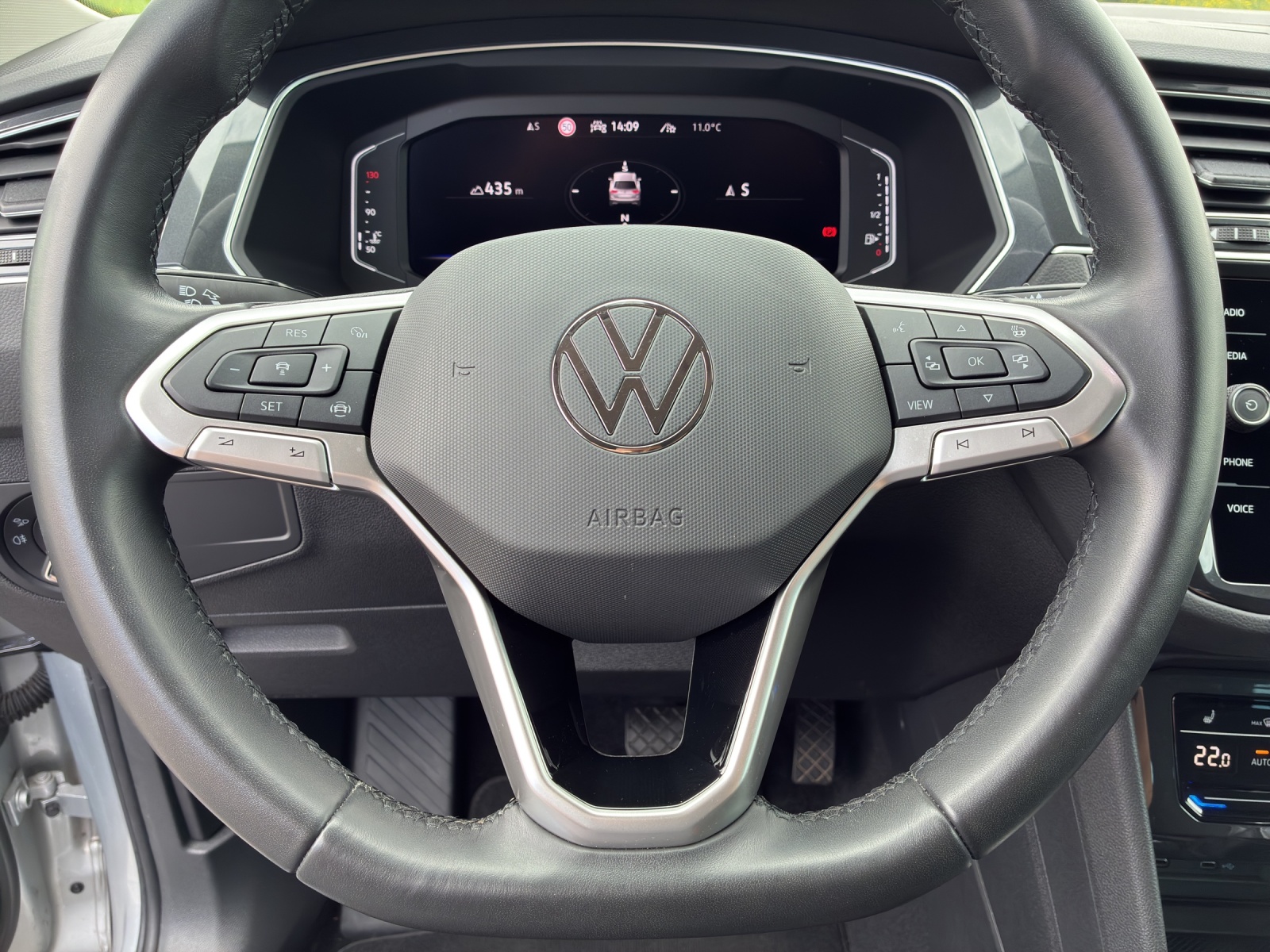 VW Tiguan 2.0TSI Elegance 4Motion DSG-image-12