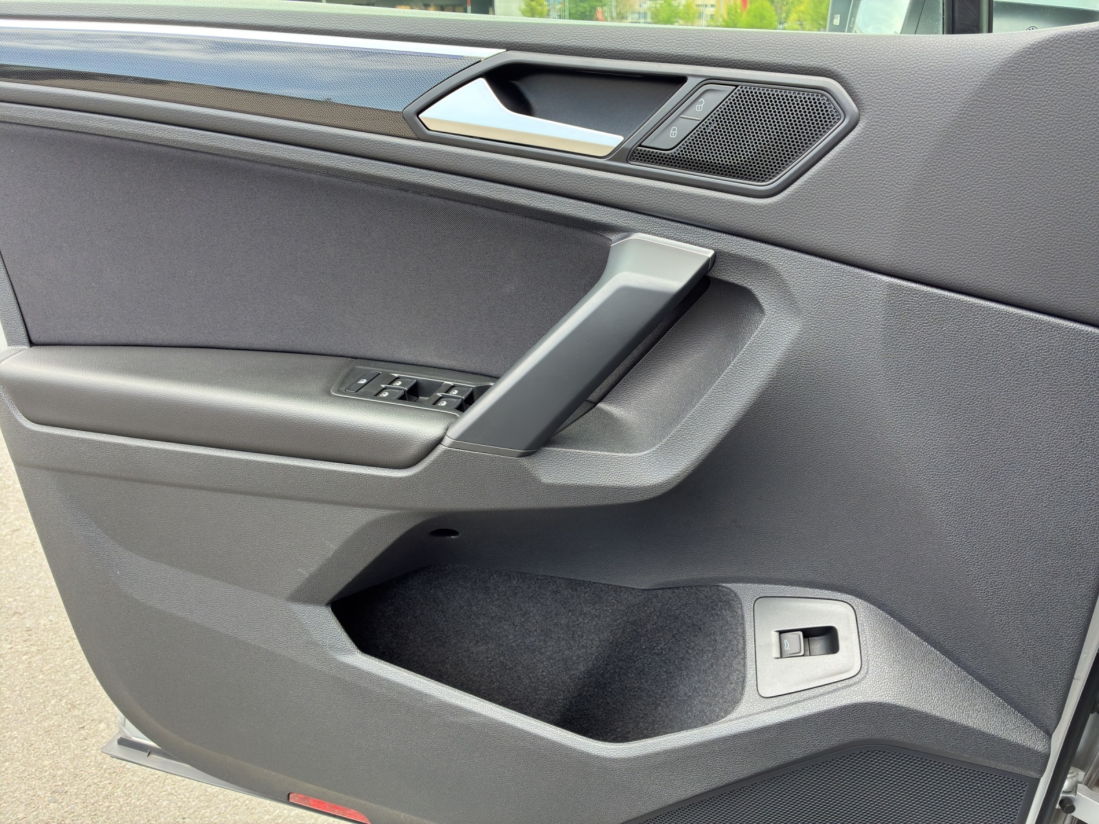 VW Tiguan 2.0TSI Elegance 4Motion DSG-image-15
