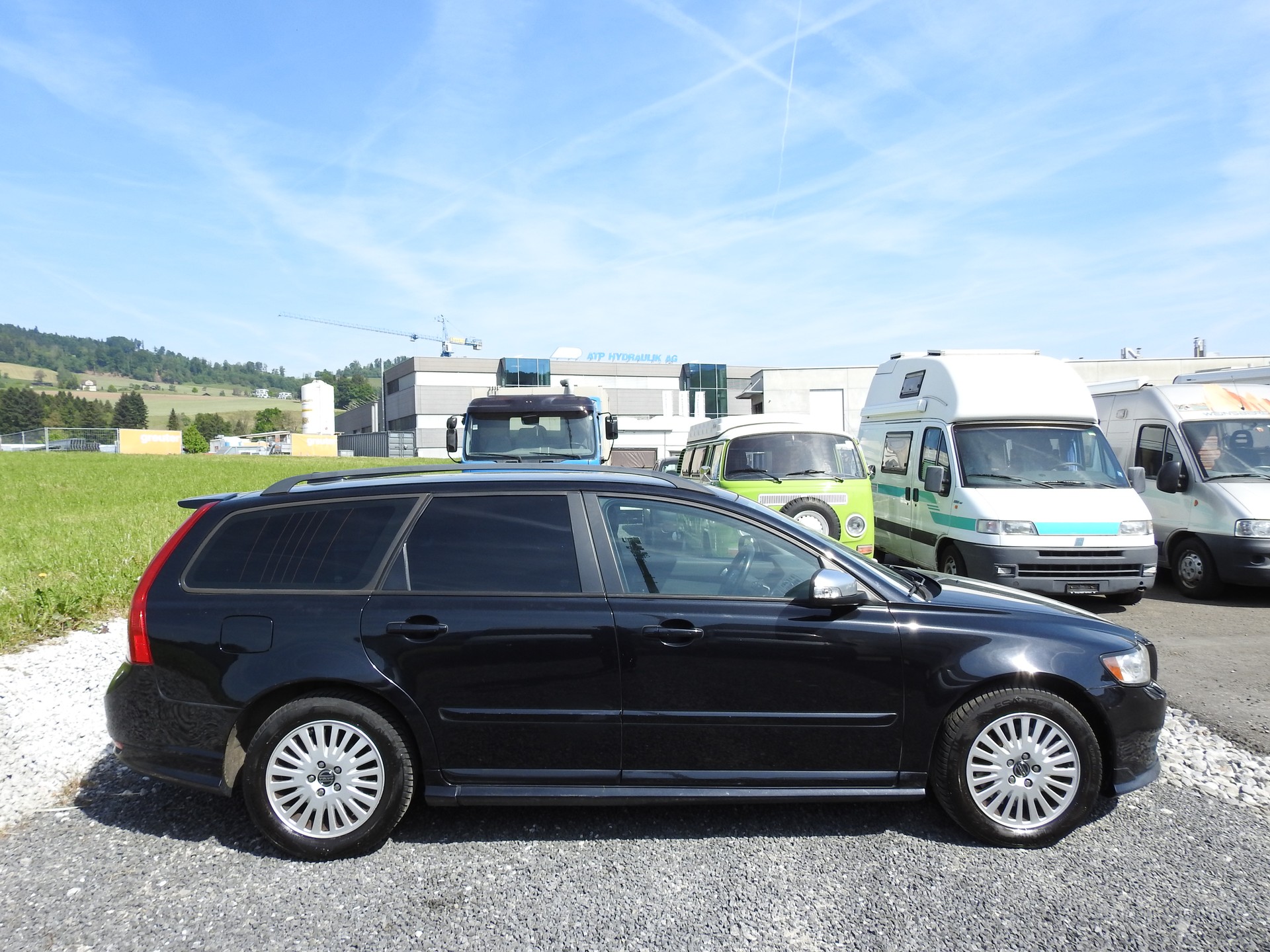 VOLVO V50 T5 Momentum R-Line-image-6