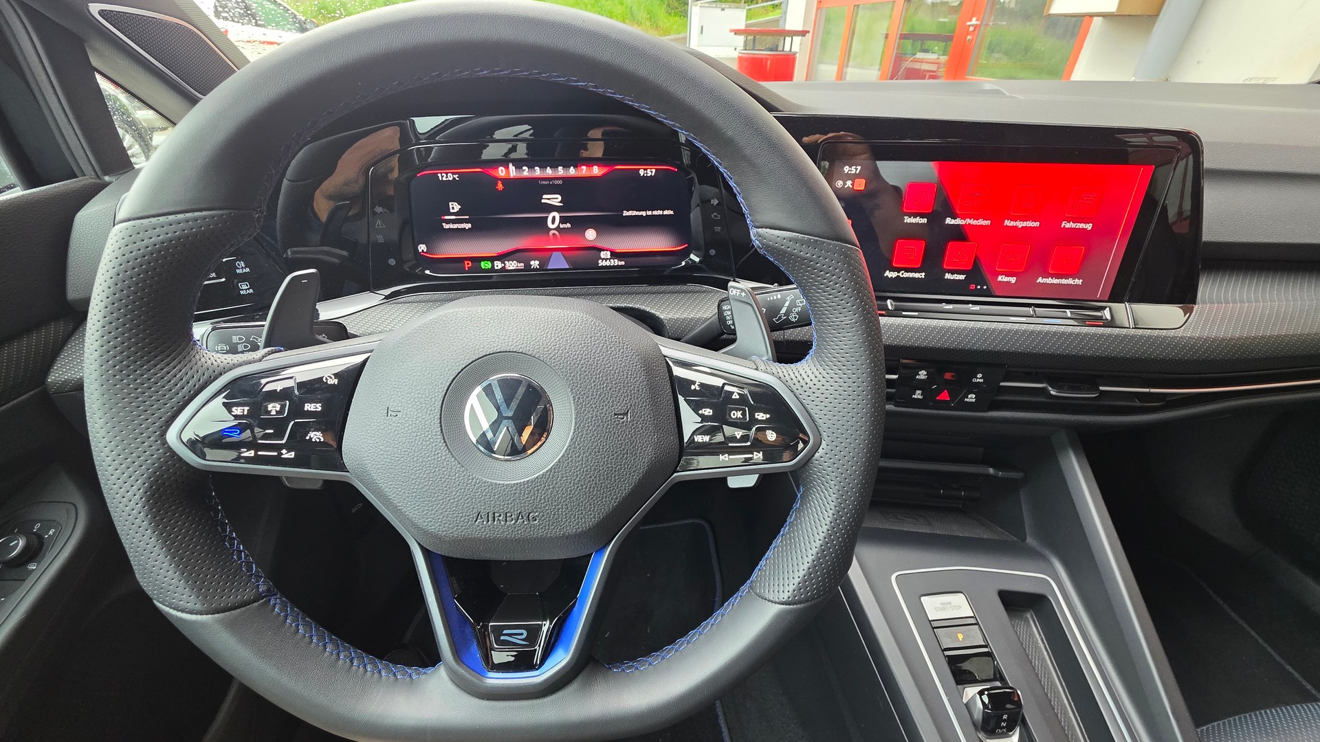VW Golf 2.0 TSI R DSG 4Motion Performance-image-11