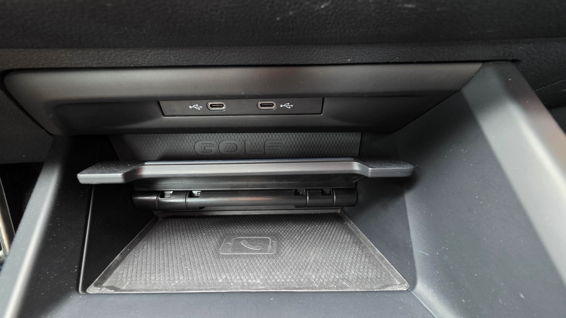 VW Golf 2.0 TSI R DSG 4Motion Performance-image-15