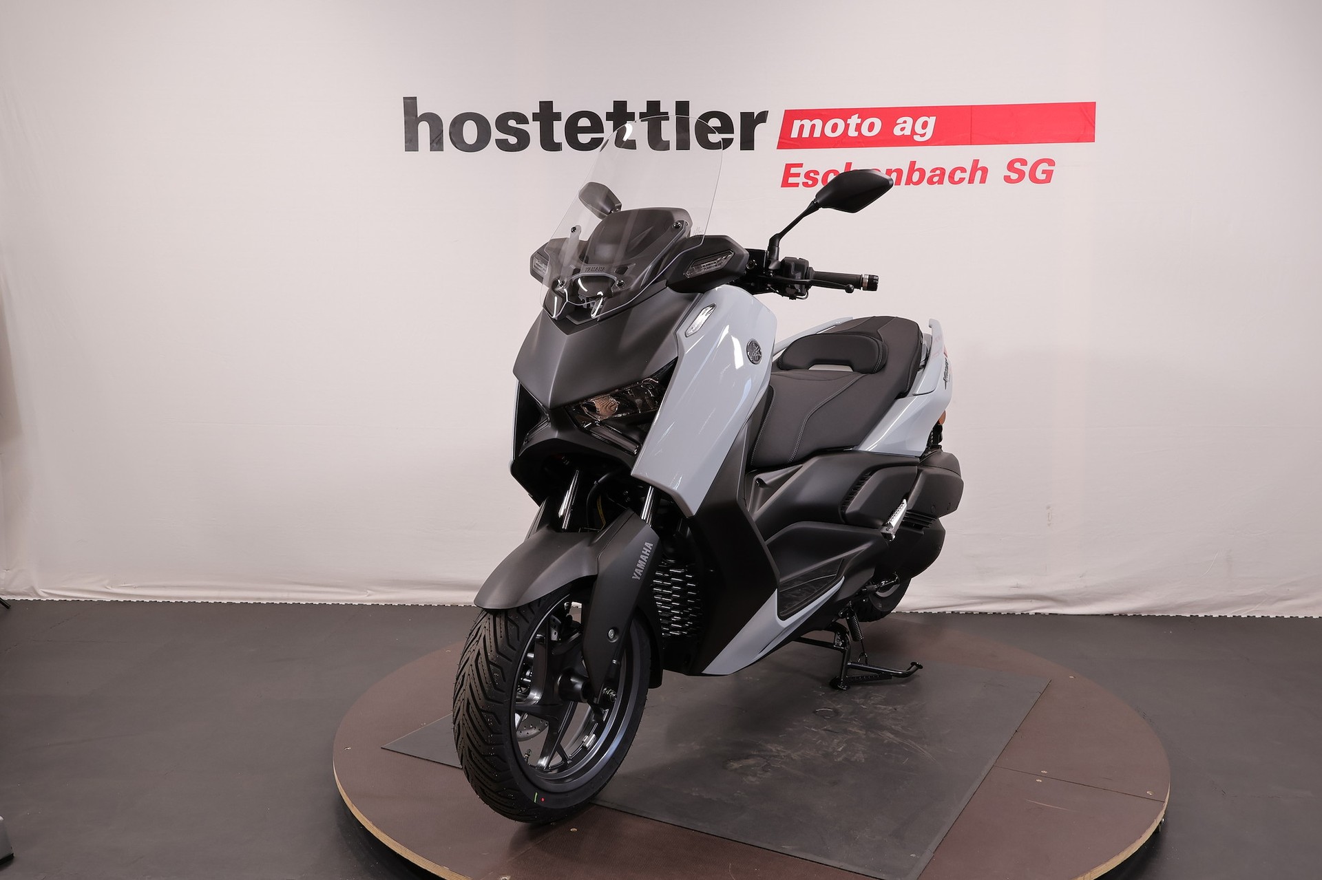 YAMAHA XMAX 300 Tech MAX+-image-3