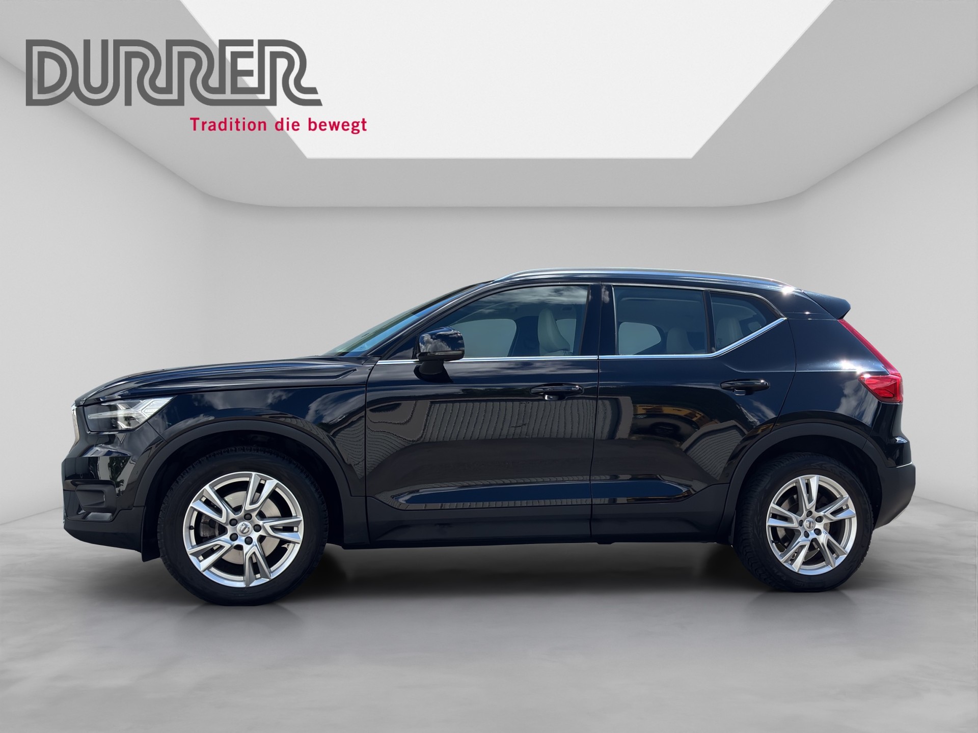 VOLVO XC40 2.0 B5 MH Inscription AWD-showroom-element-1